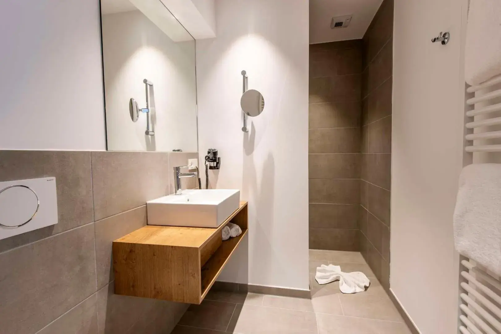 Standard Single Room in JaHotel Standard Single Room in JaHotel