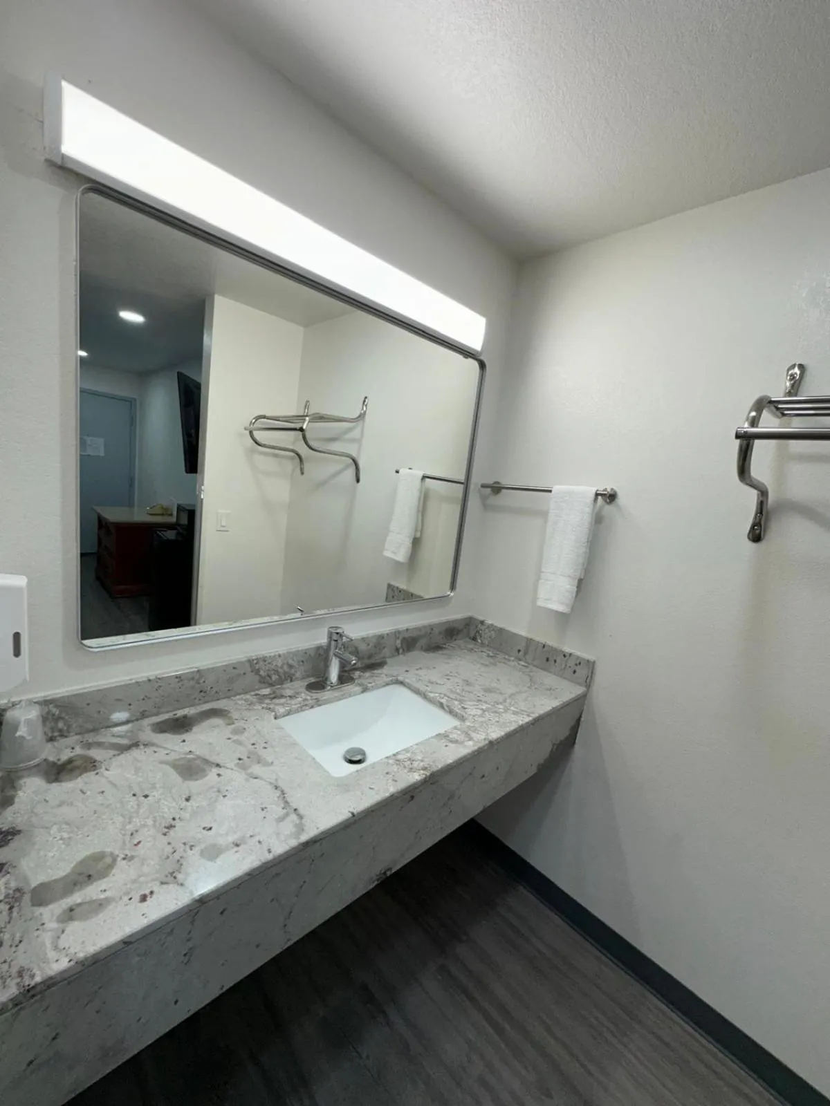 Bathroom in Motel Santa Cruz