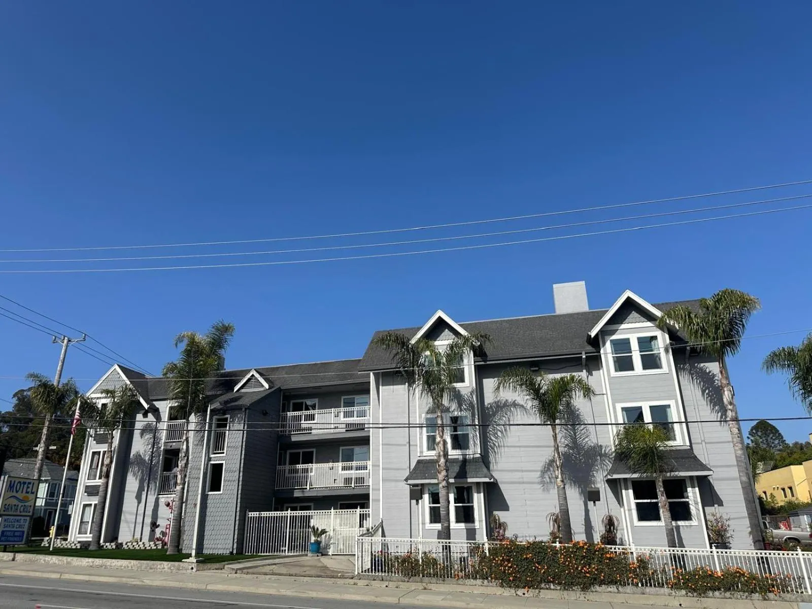 Property building in Motel Santa Cruz