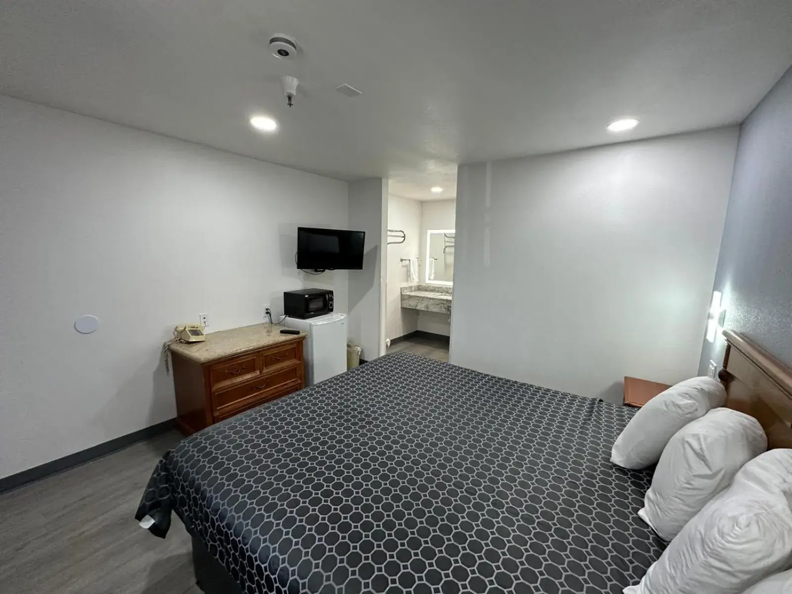 Bed in Motel Santa Cruz Bed in Motel Santa Cruz