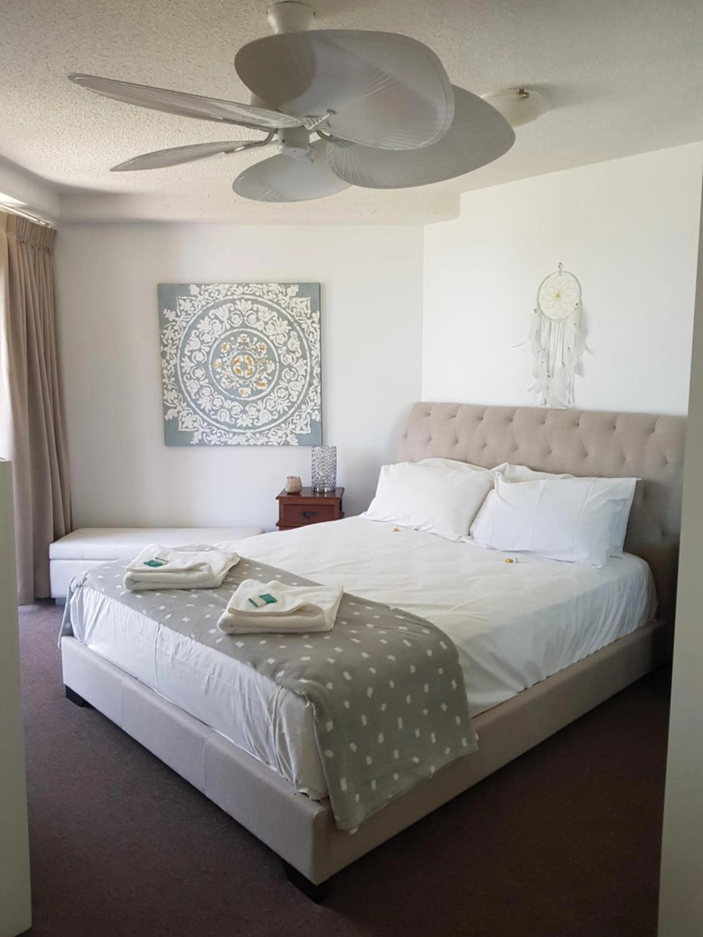 Bedroom, Bed in Excellsior Apartments