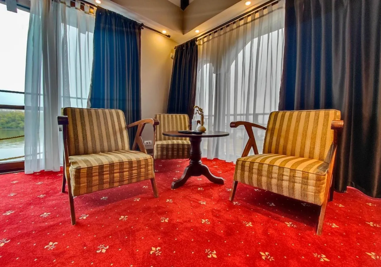 Seating area in Bahus Inn