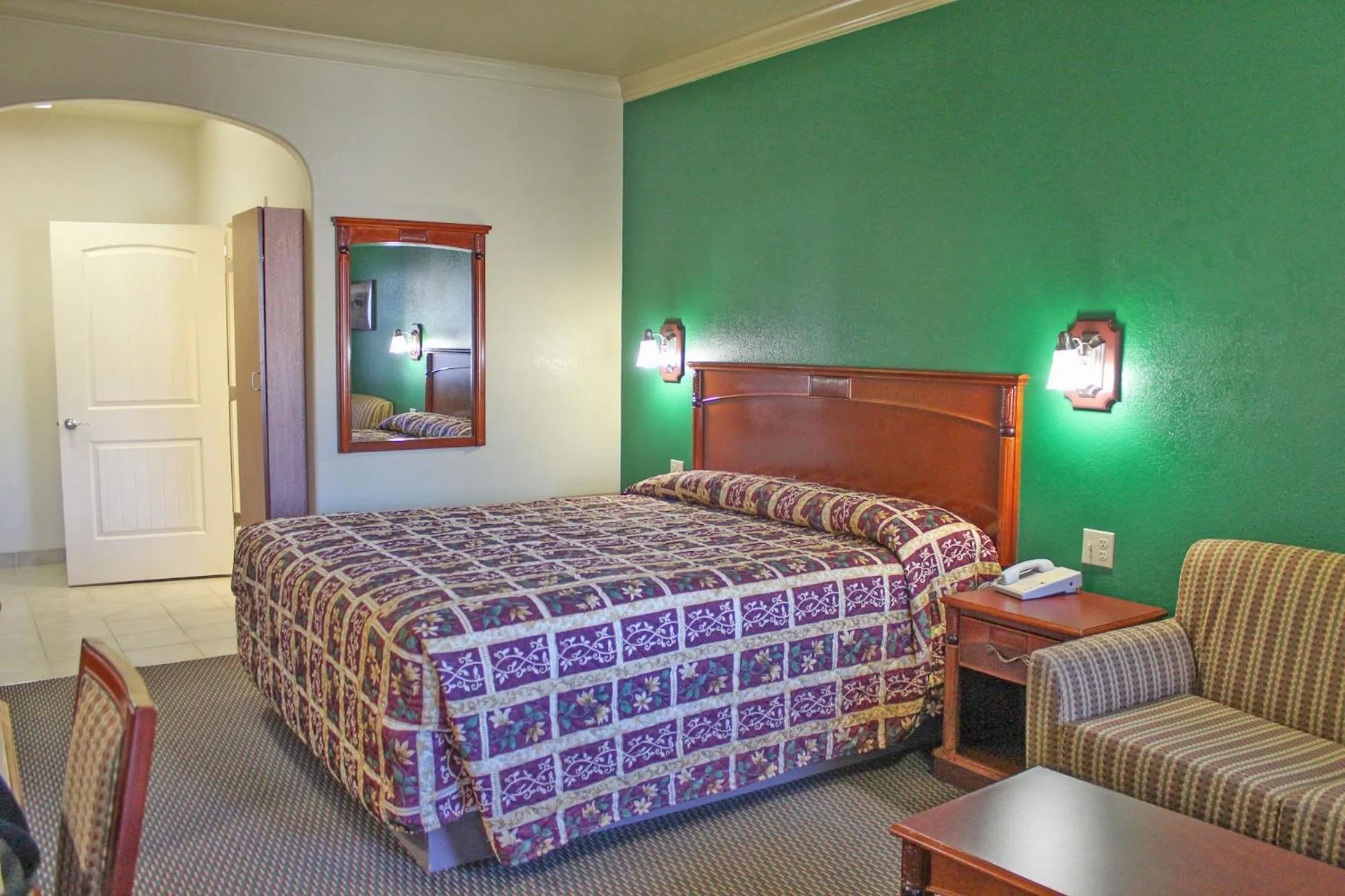 Bed in Hawthorne's Best Inn