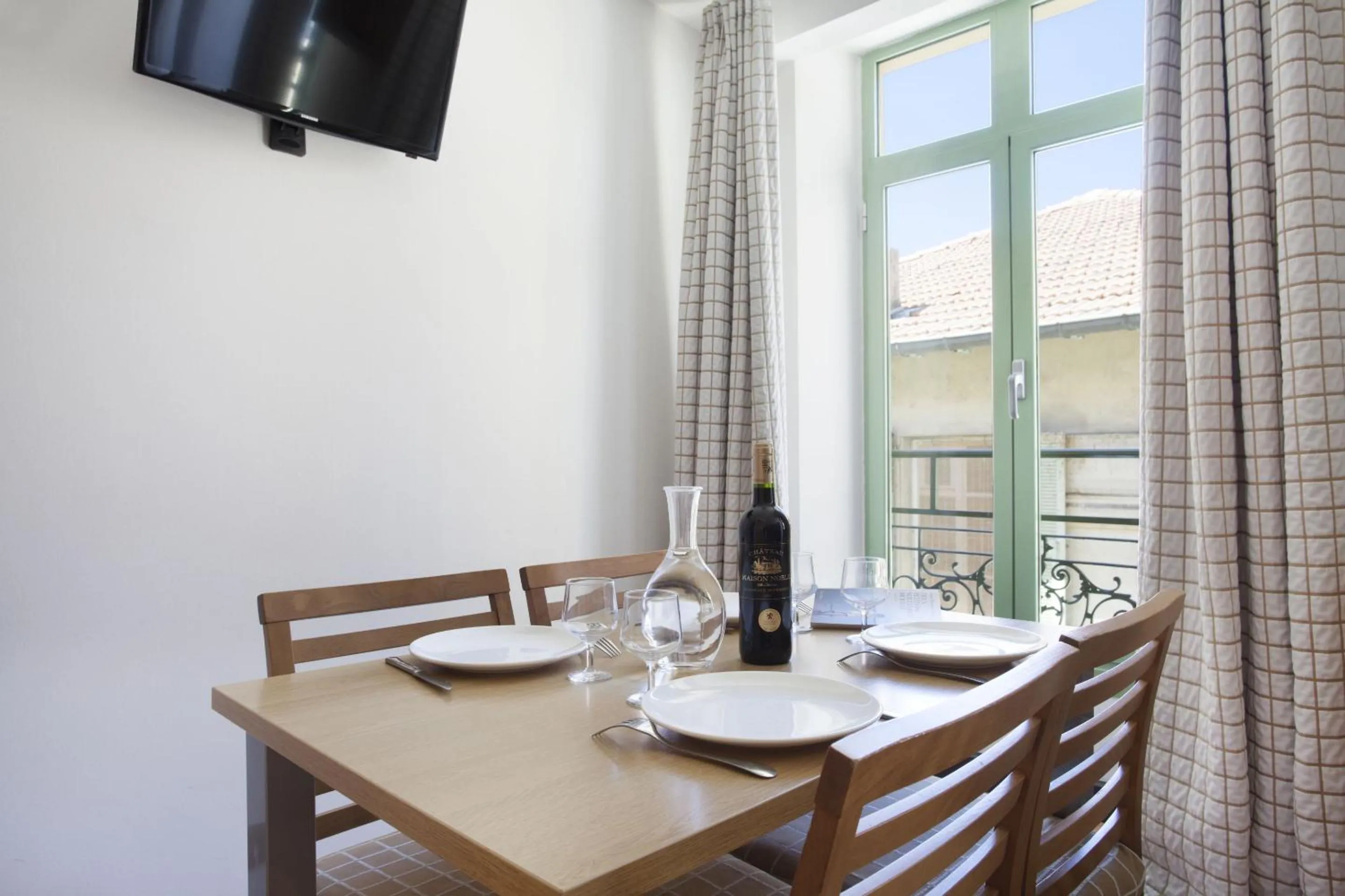 Dining area in Appart'hôtel Odalys City - Nice Centre