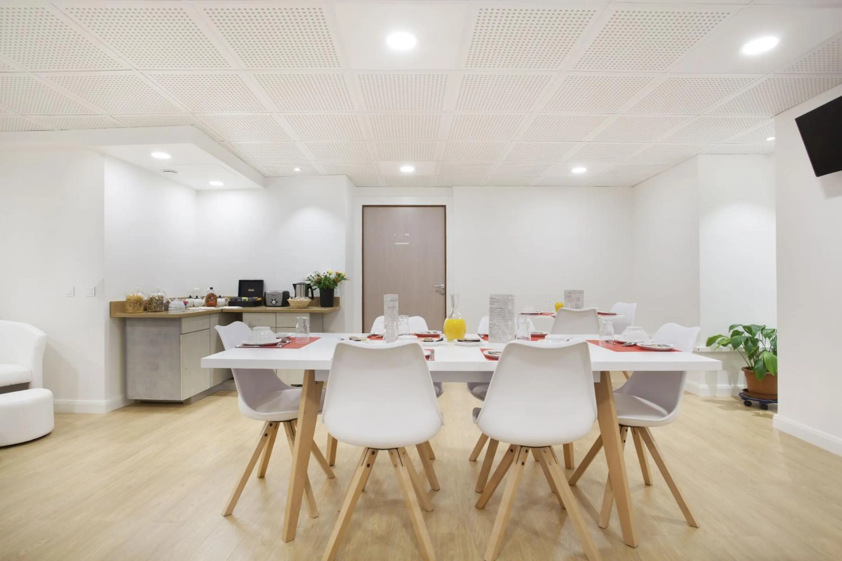 Breakfast in Appart'hôtel Odalys City - Nice Centre