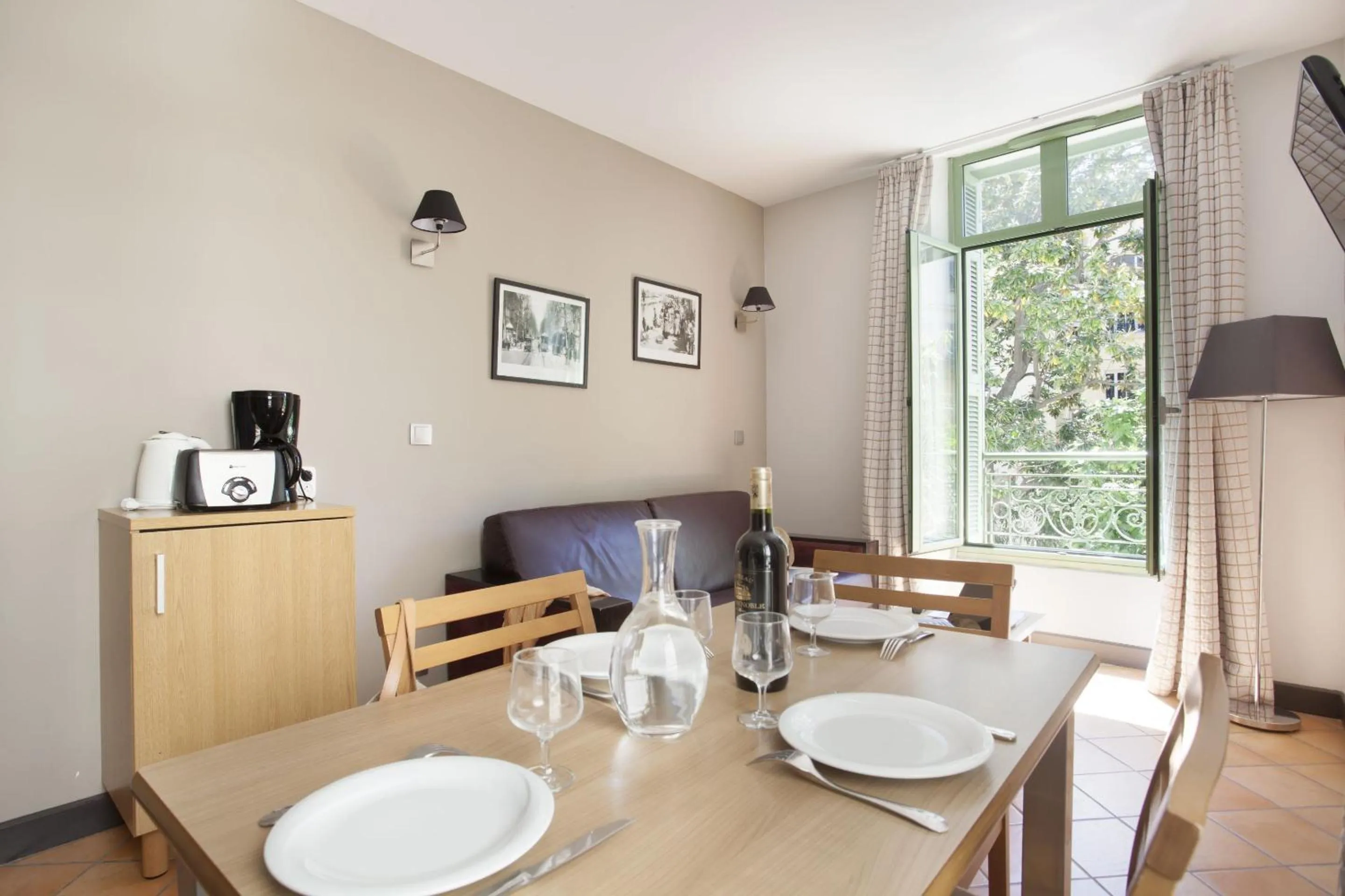 Dining area in Appart'hôtel Odalys City - Nice Centre