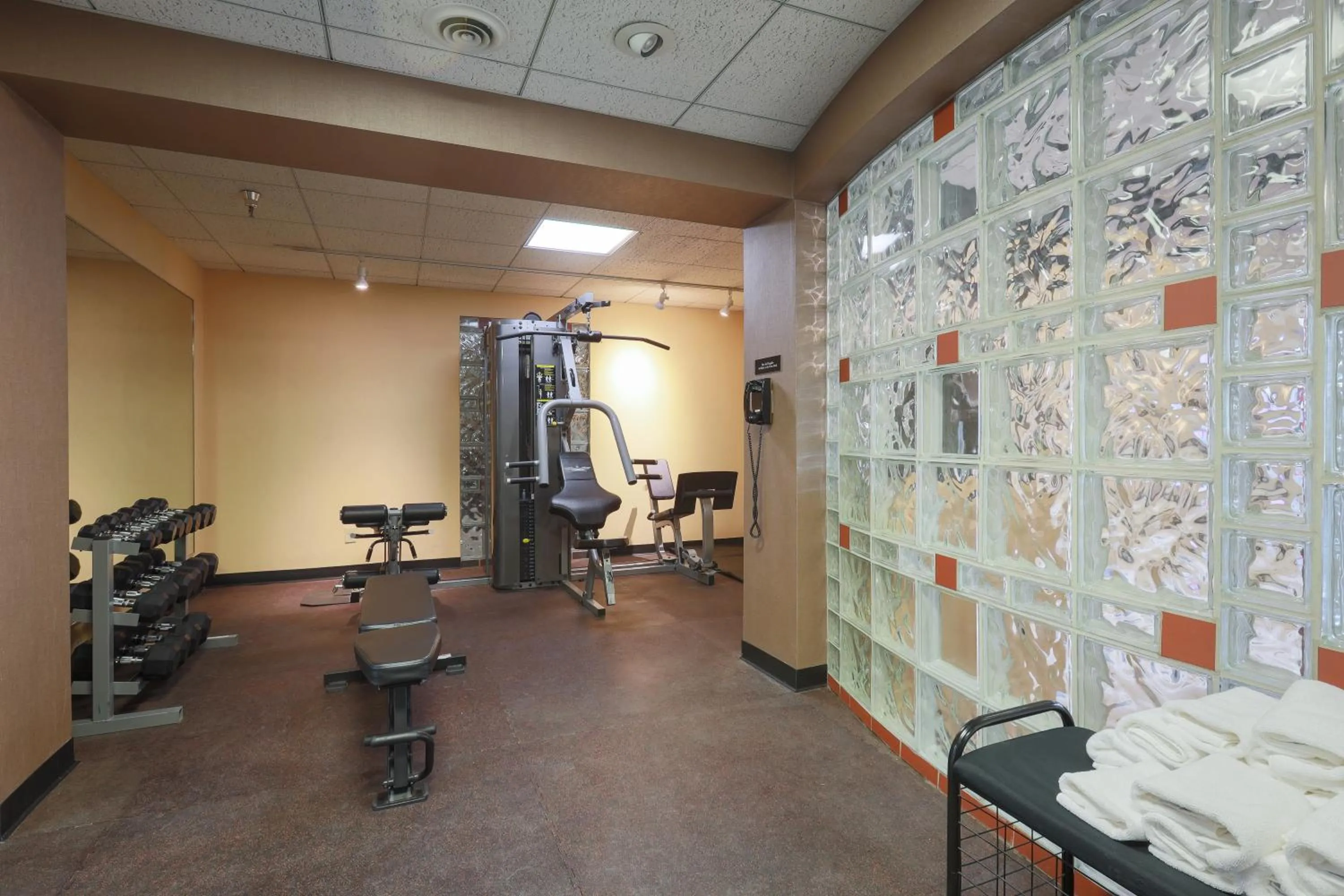 Fitness centre/facilities in Gateway Hotel and Conference Center