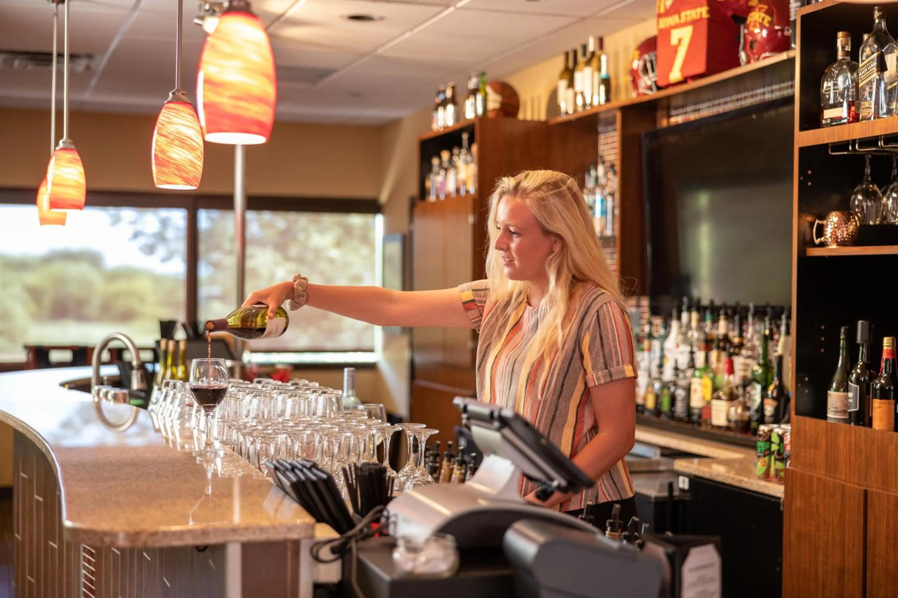 Restaurant/places to eat in Gateway Hotel and Conference Center