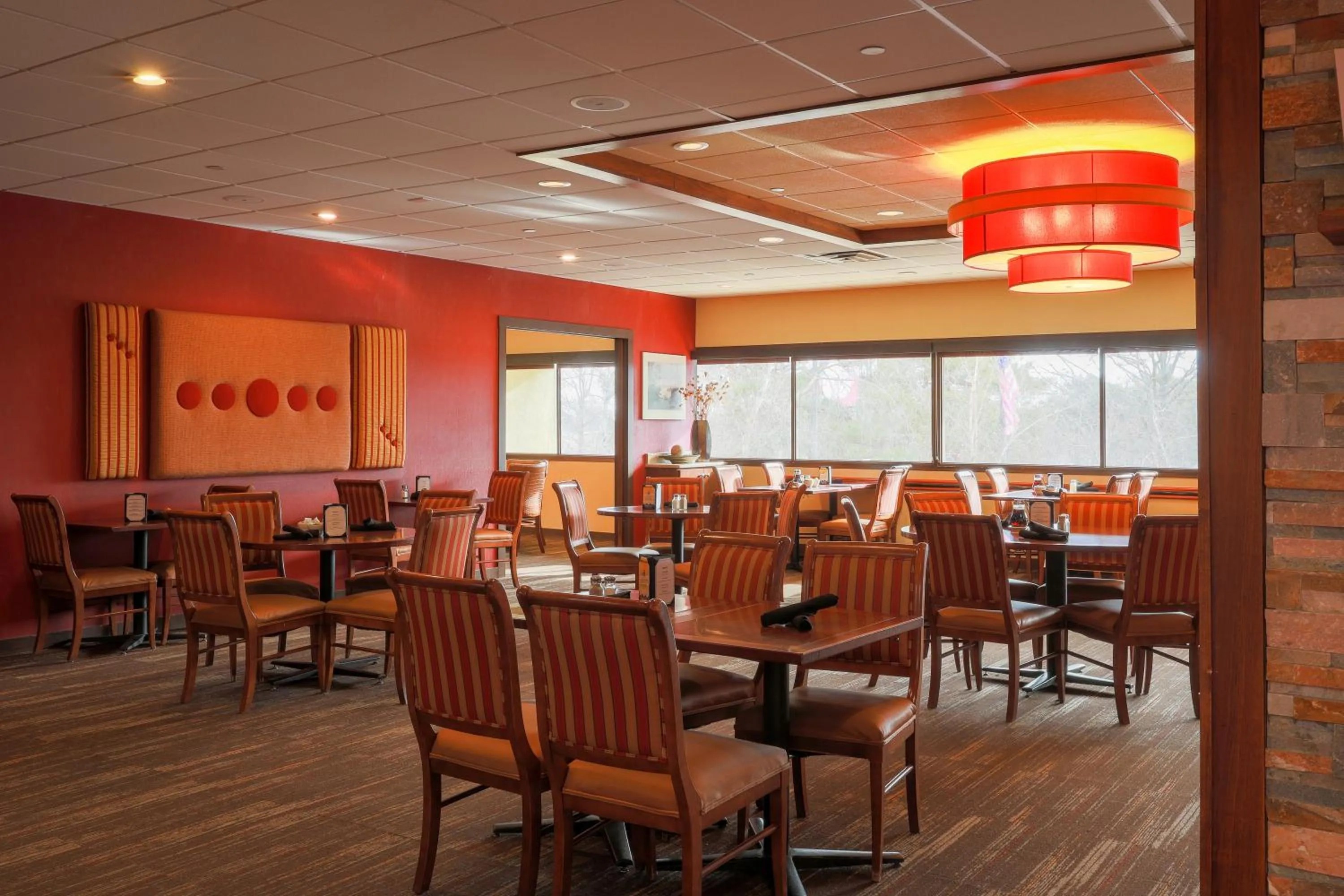 Restaurant/places to eat in Gateway Hotel and Conference Center