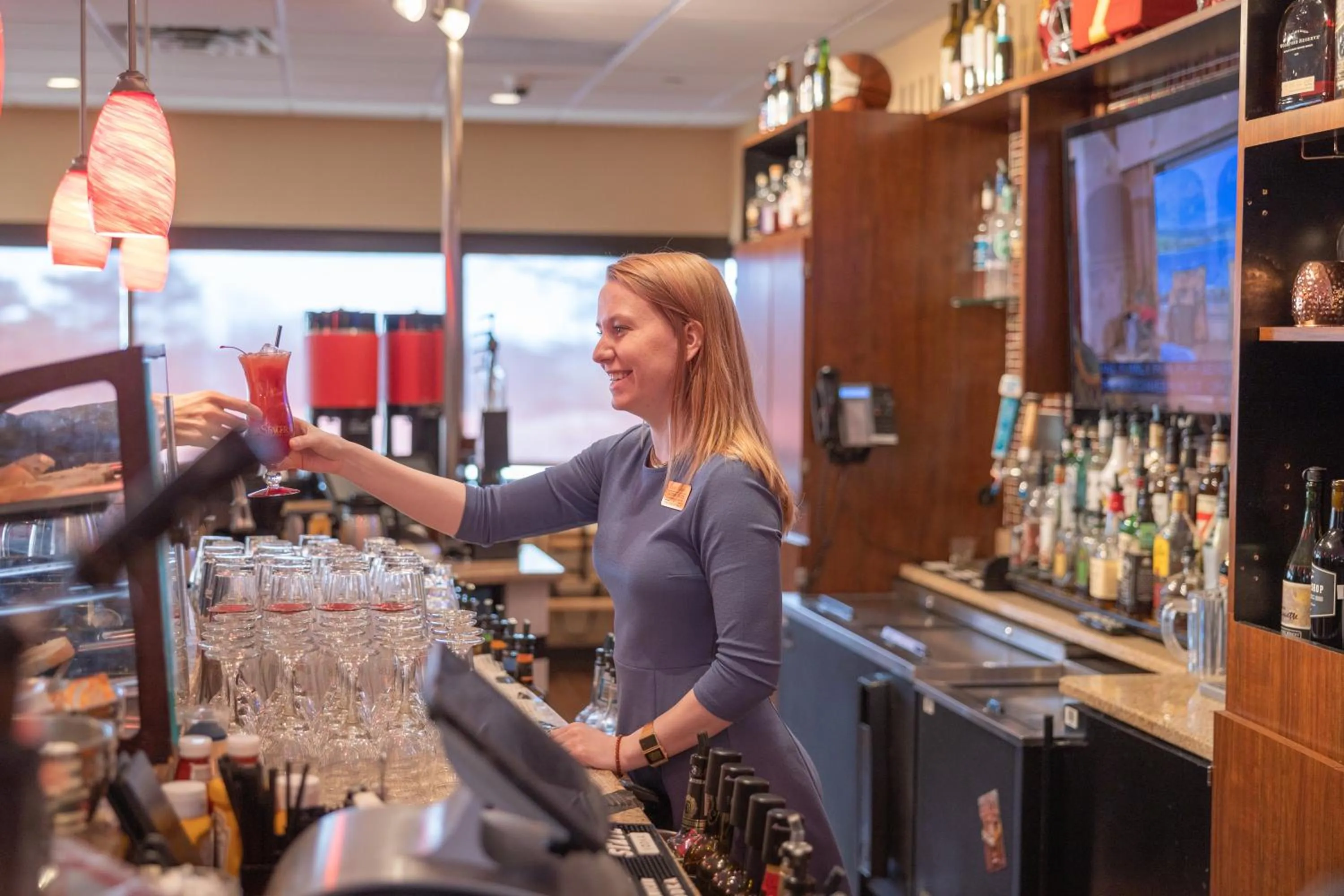 Restaurant/places to eat in Gateway Hotel and Conference Center