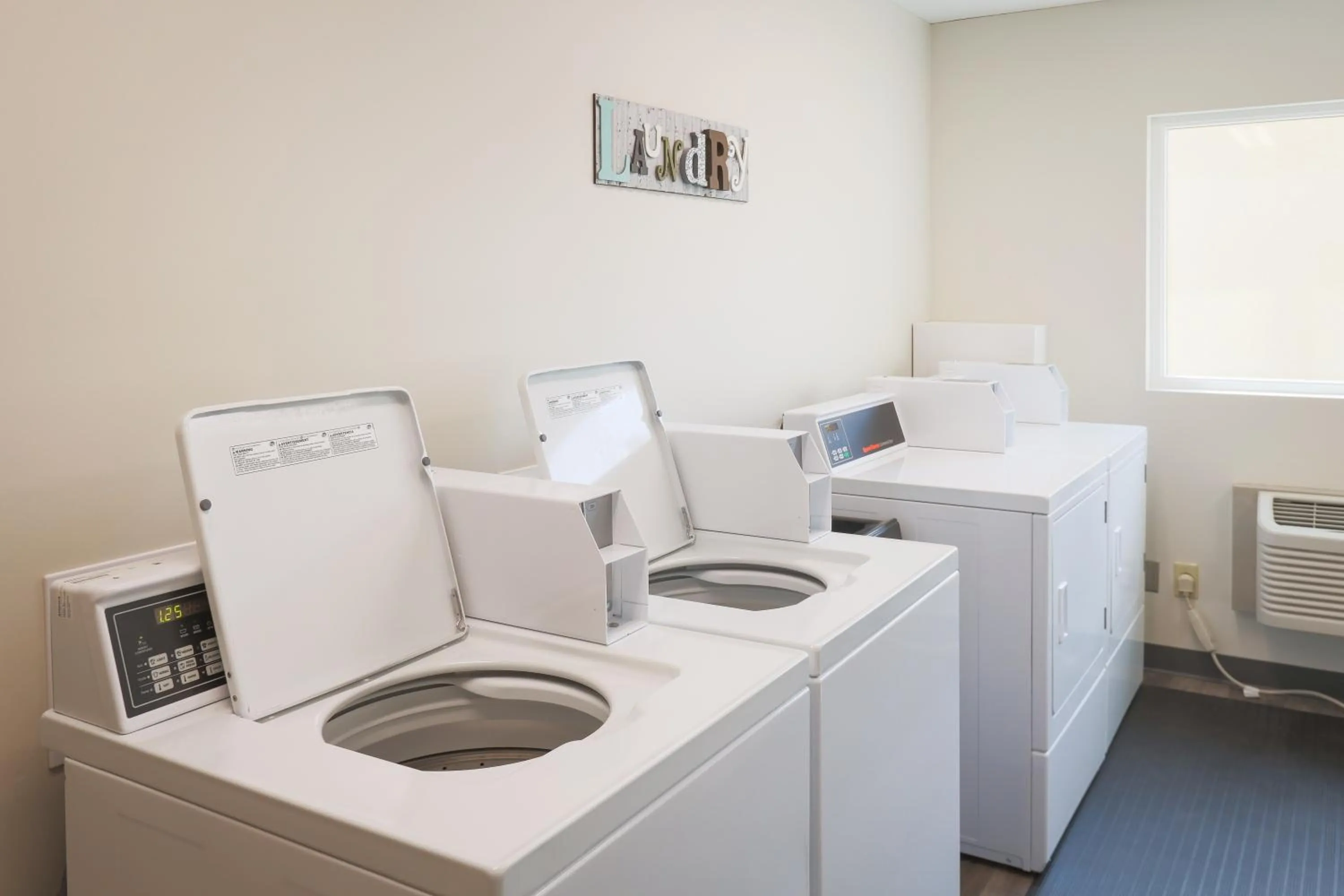 laundry in Gateway Hotel and Conference Center