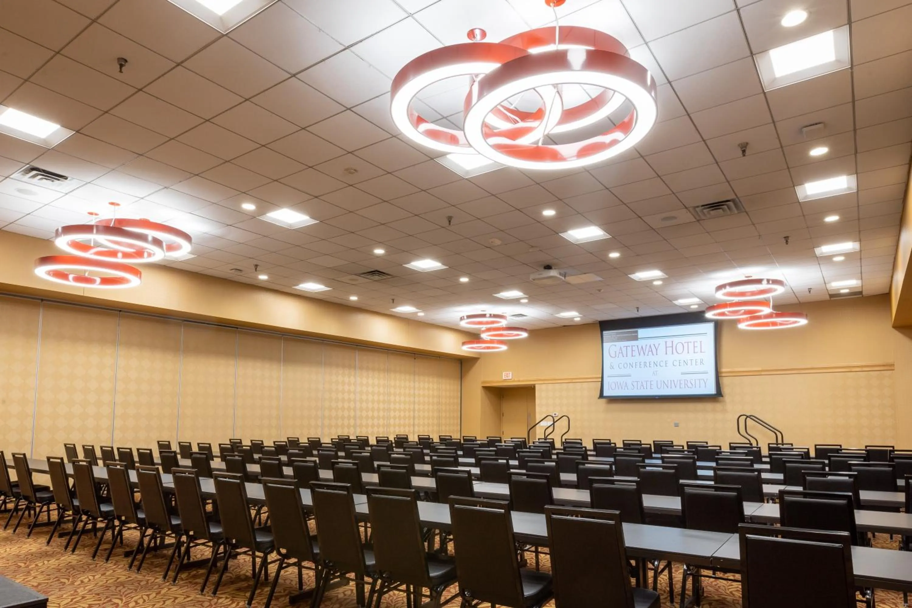 Meeting/conference room in Gateway Hotel and Conference Center