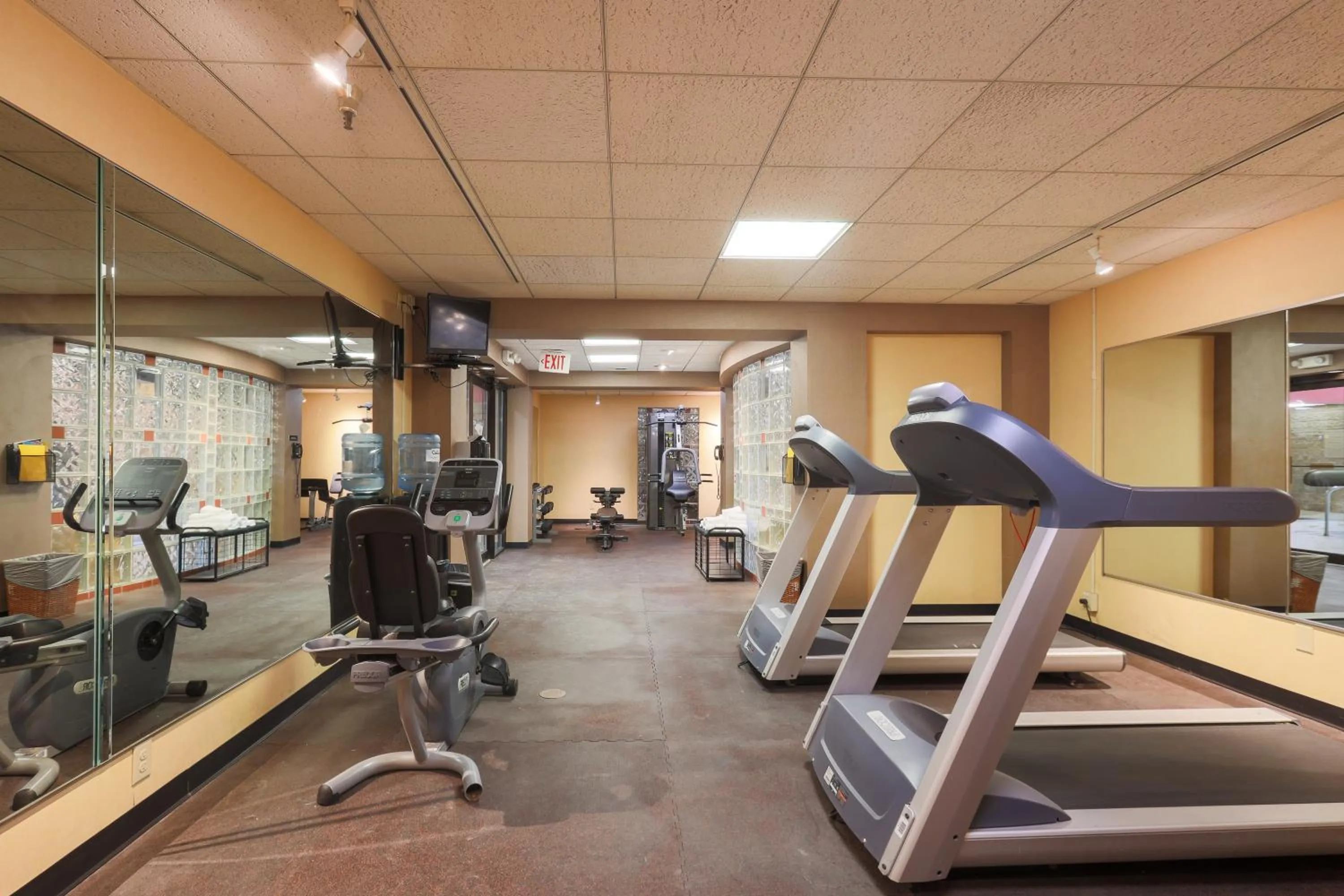 Fitness centre/facilities in Gateway Hotel and Conference Center