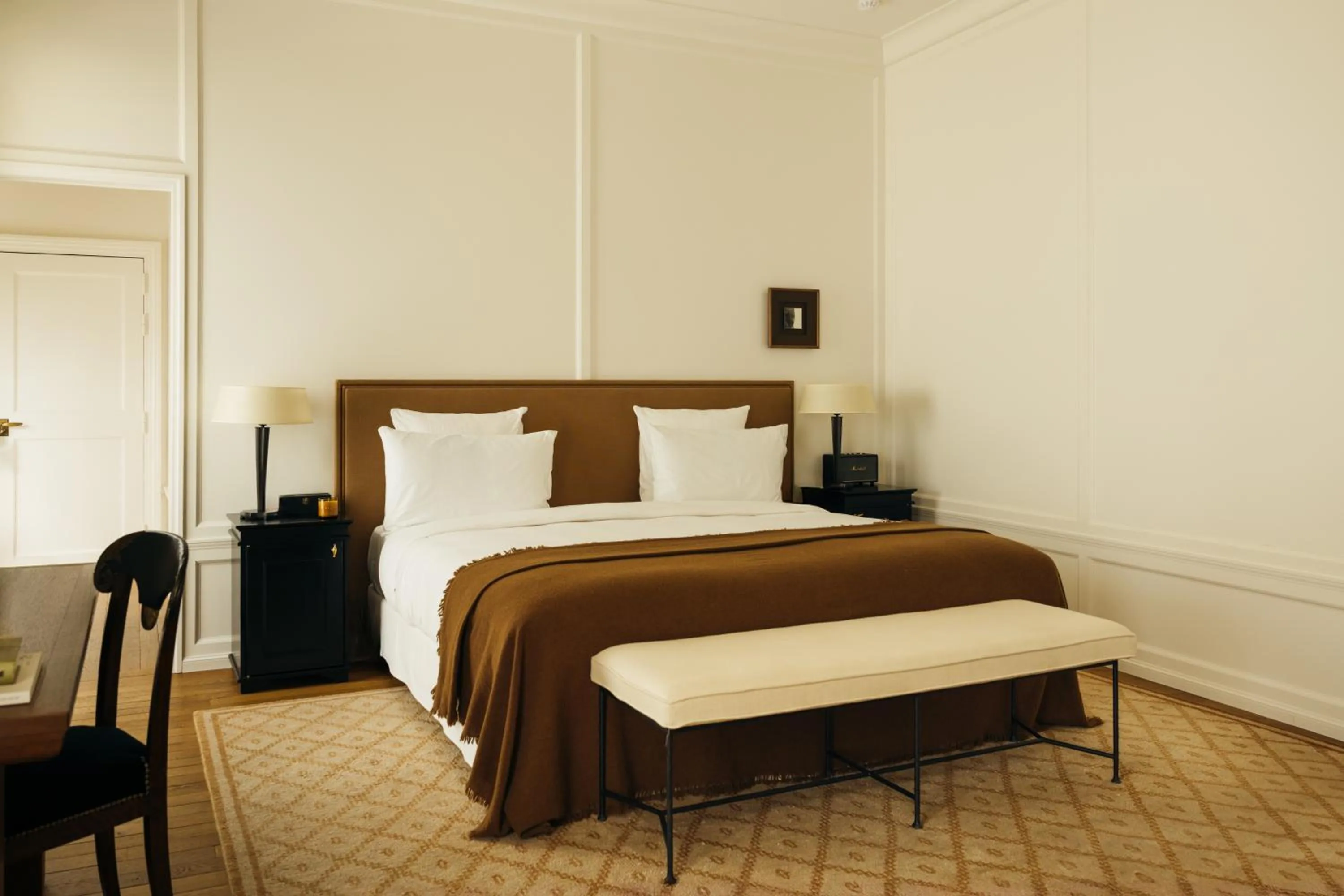 Photo of the whole room, Bed in Hôtel Balzac Paris & Spa Ikoï