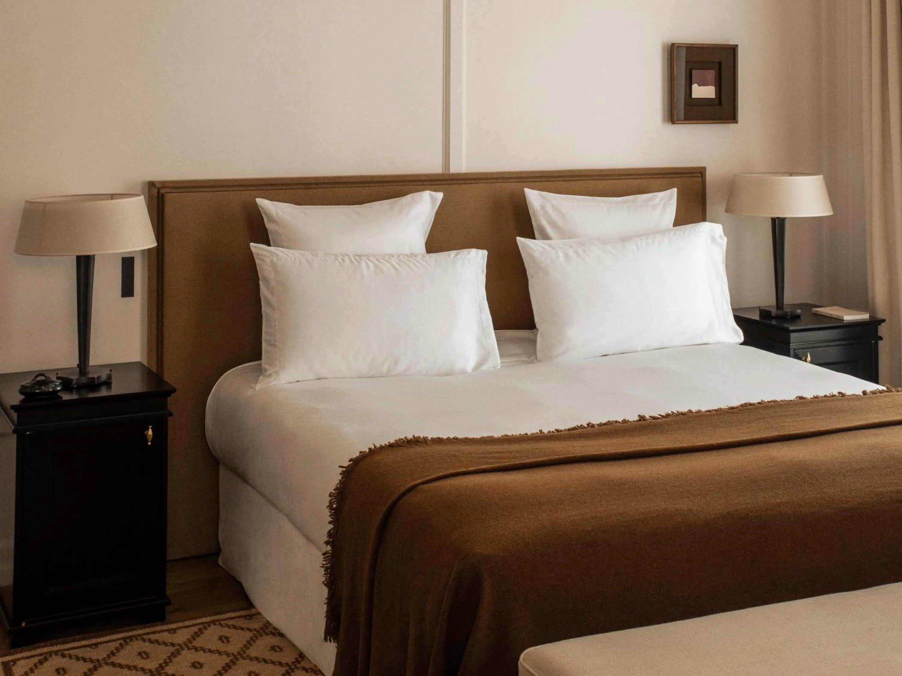 Bedroom, Bed in Hôtel Balzac Paris & Spa Ikoï