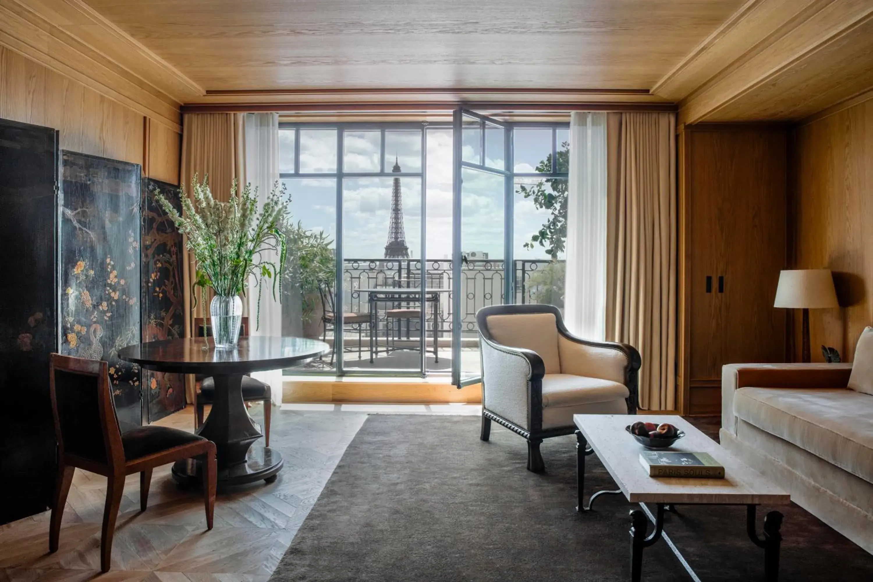 Living room in Hôtel Balzac Paris & Spa Ikoï Living room in Hôtel Balzac Paris & Spa Ikoï