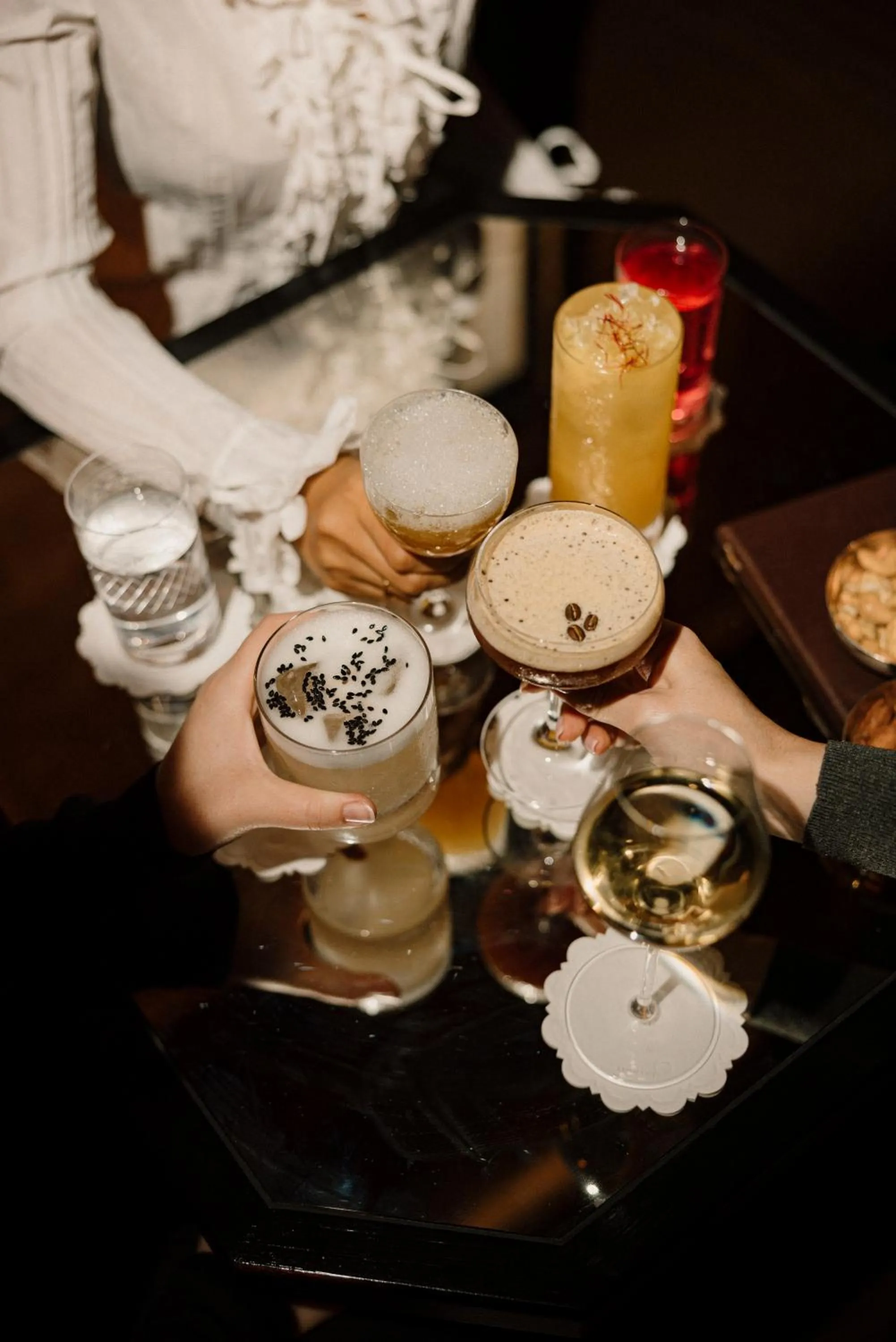 Lounge or bar in Hôtel Balzac Paris & Spa Ikoï