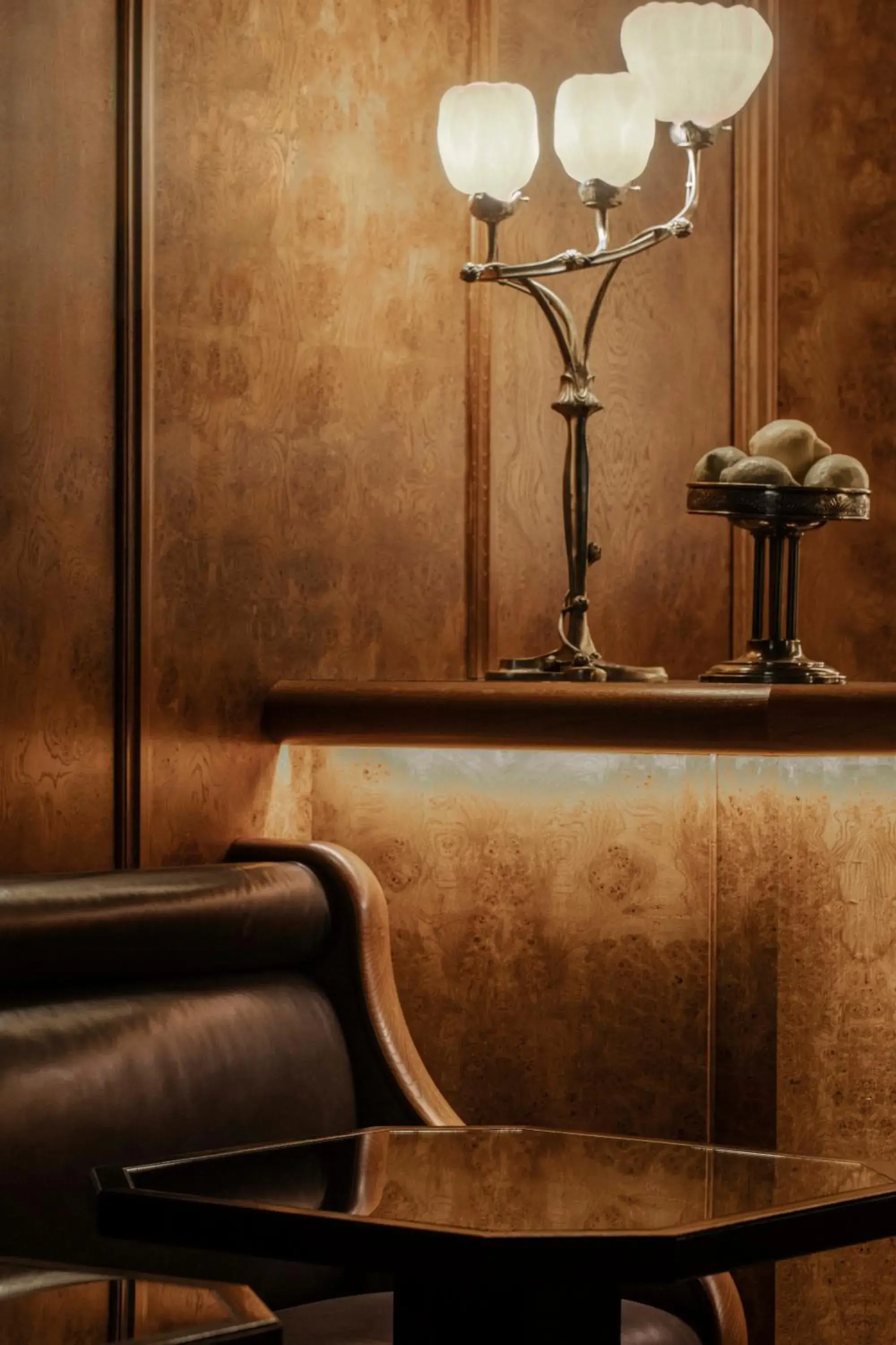 Lounge or bar in Hôtel Balzac Paris & Spa Ikoï Lounge or bar in Hôtel Balzac Paris & Spa Ikoï