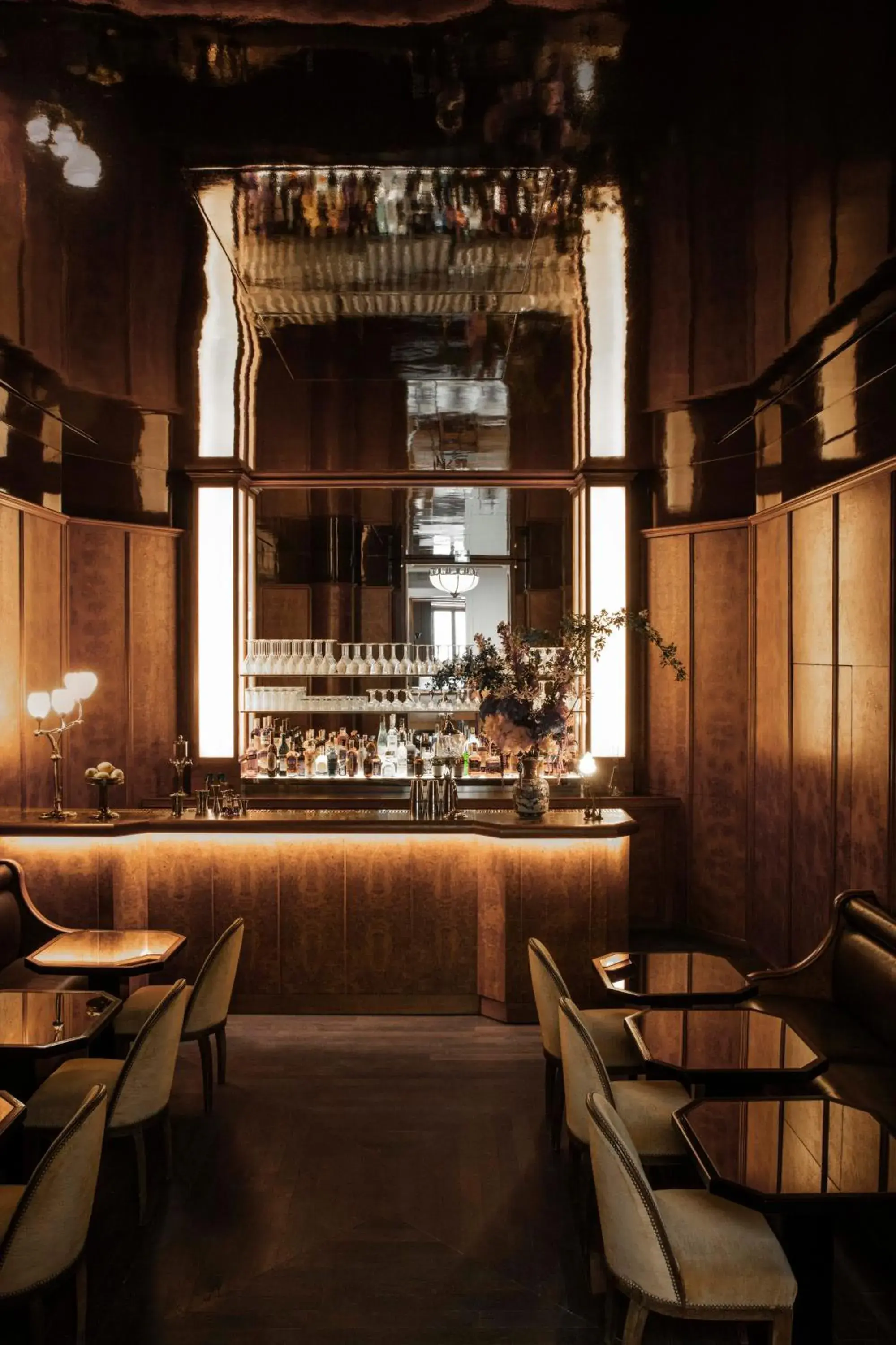 Lounge or bar in Hôtel Balzac Paris & Spa Ikoï Lounge or bar in Hôtel Balzac Paris & Spa Ikoï