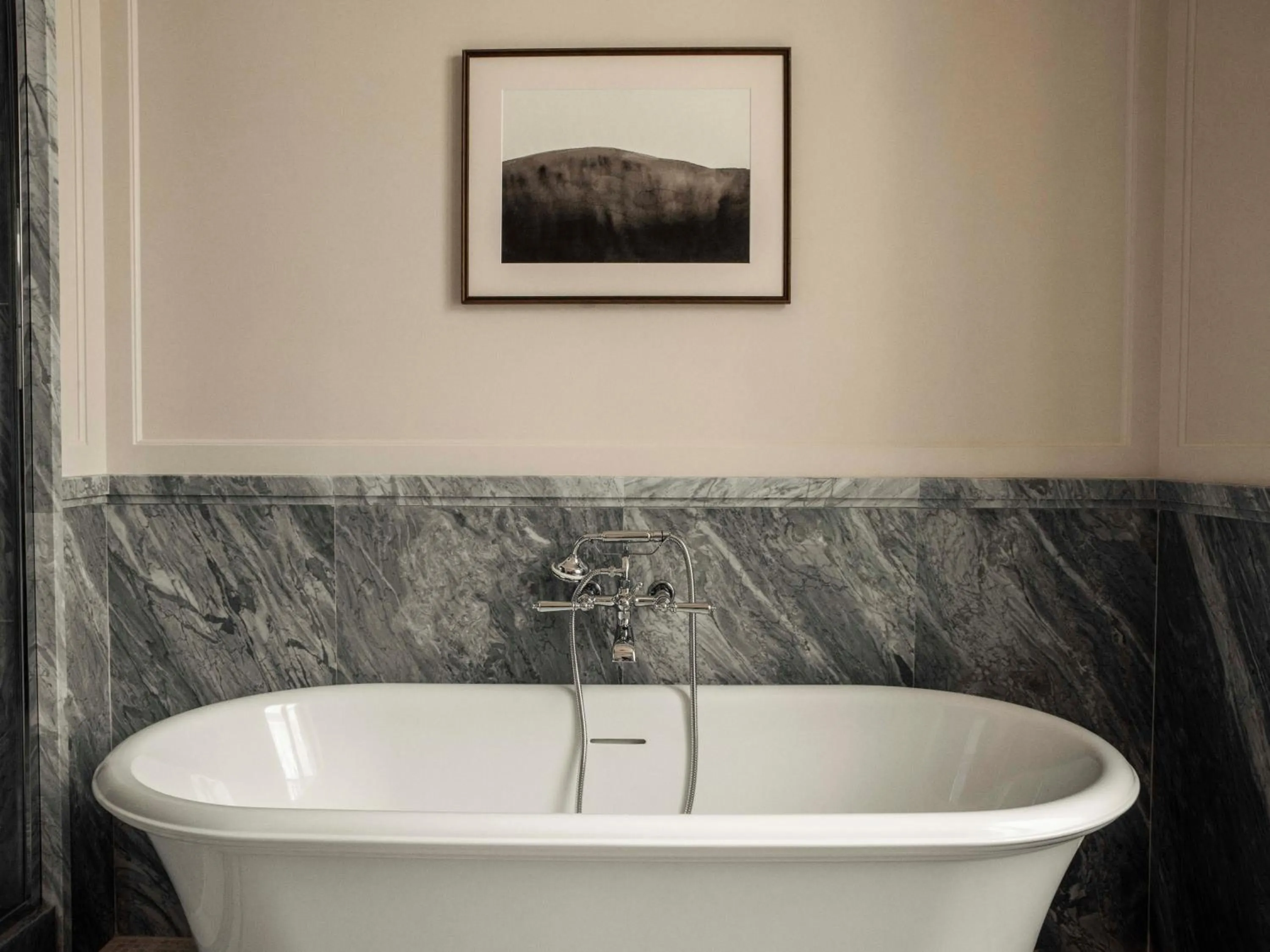 Bathroom in Hôtel Balzac Paris & Spa Ikoï