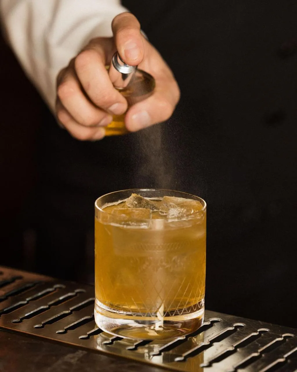 Lounge or bar in Hôtel Balzac Paris & Spa Ikoï