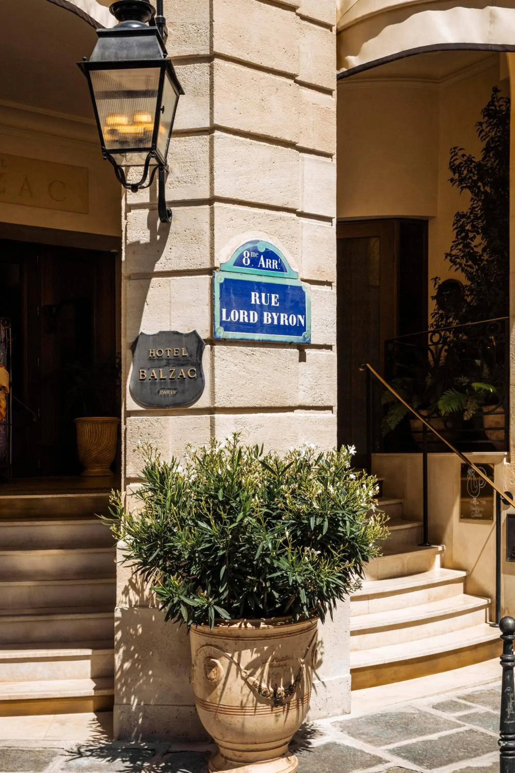 Facade/entrance in Hôtel Balzac Paris & Spa Ikoï Facade/entrance in Hôtel Balzac Paris & Spa Ikoï