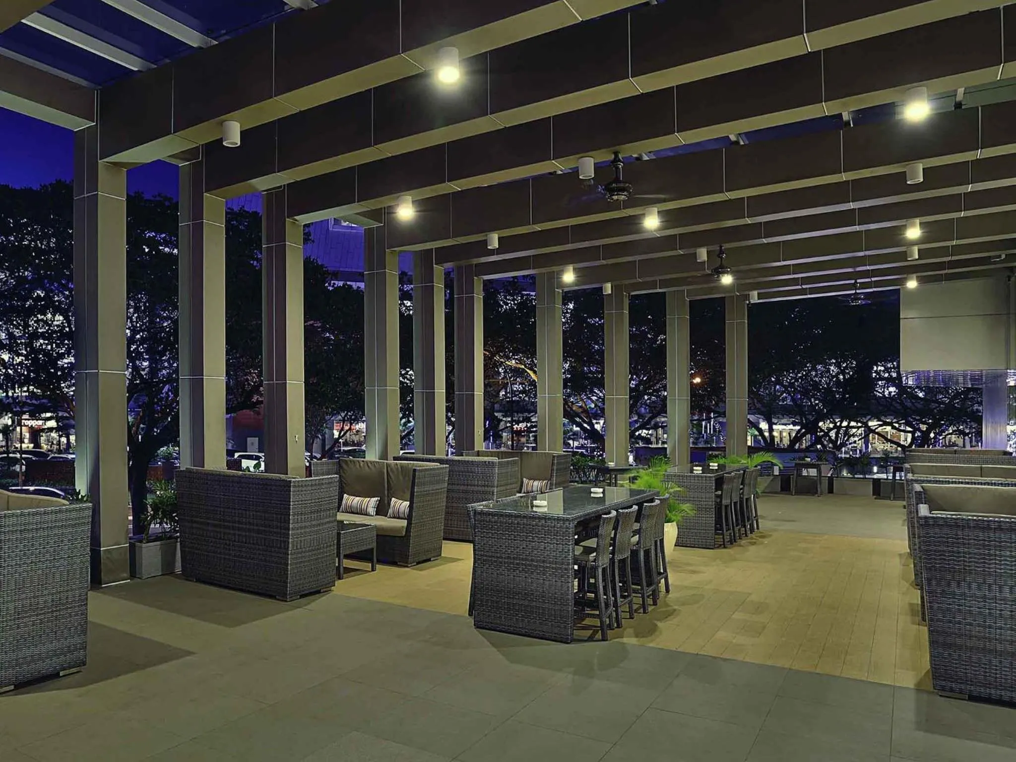 Restaurant/places to eat in Mercure Serpong Alam Sutera