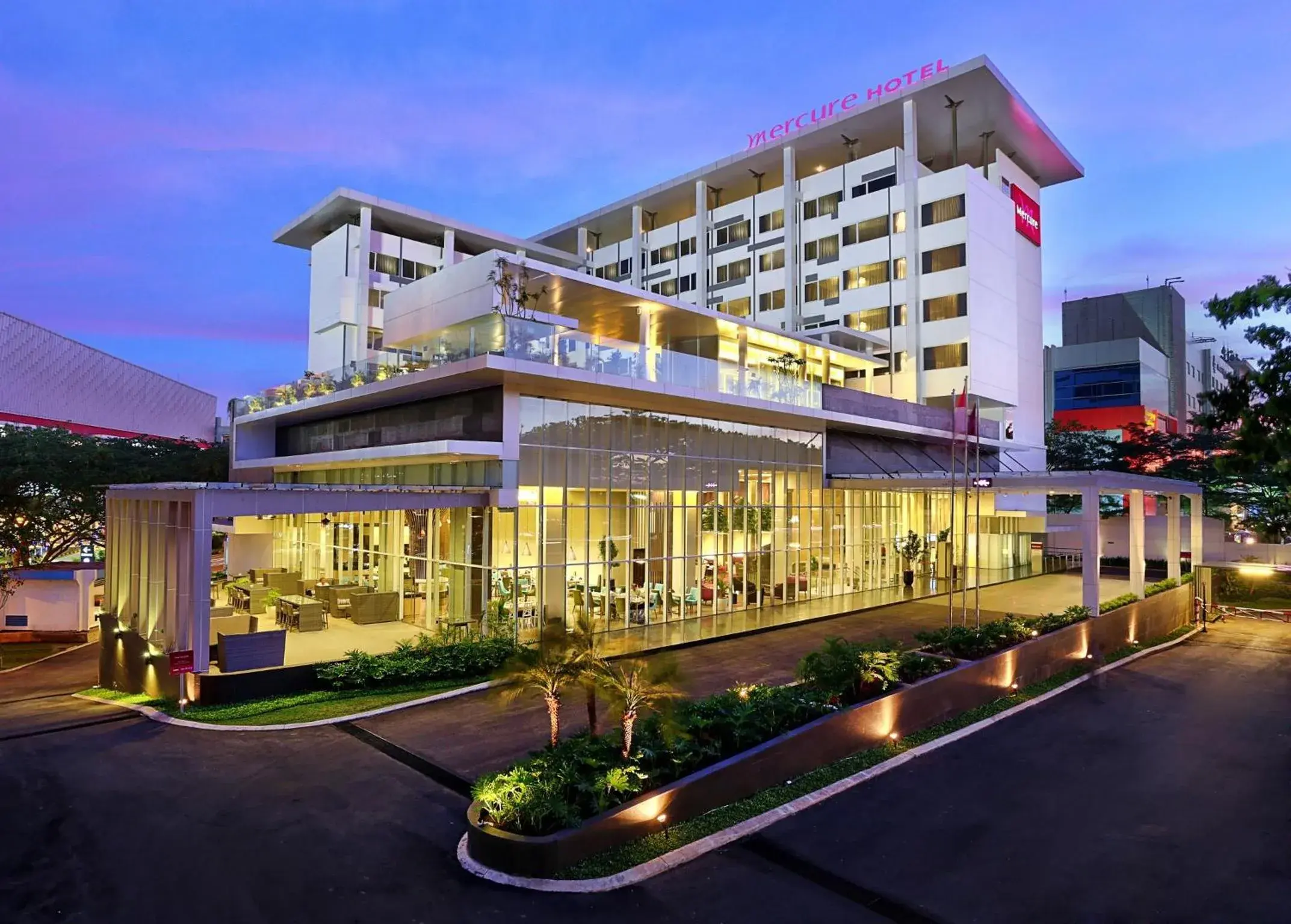 Facade/entrance in Mercure Serpong Alam Sutera Facade/entrance in Mercure Serpong Alam Sutera