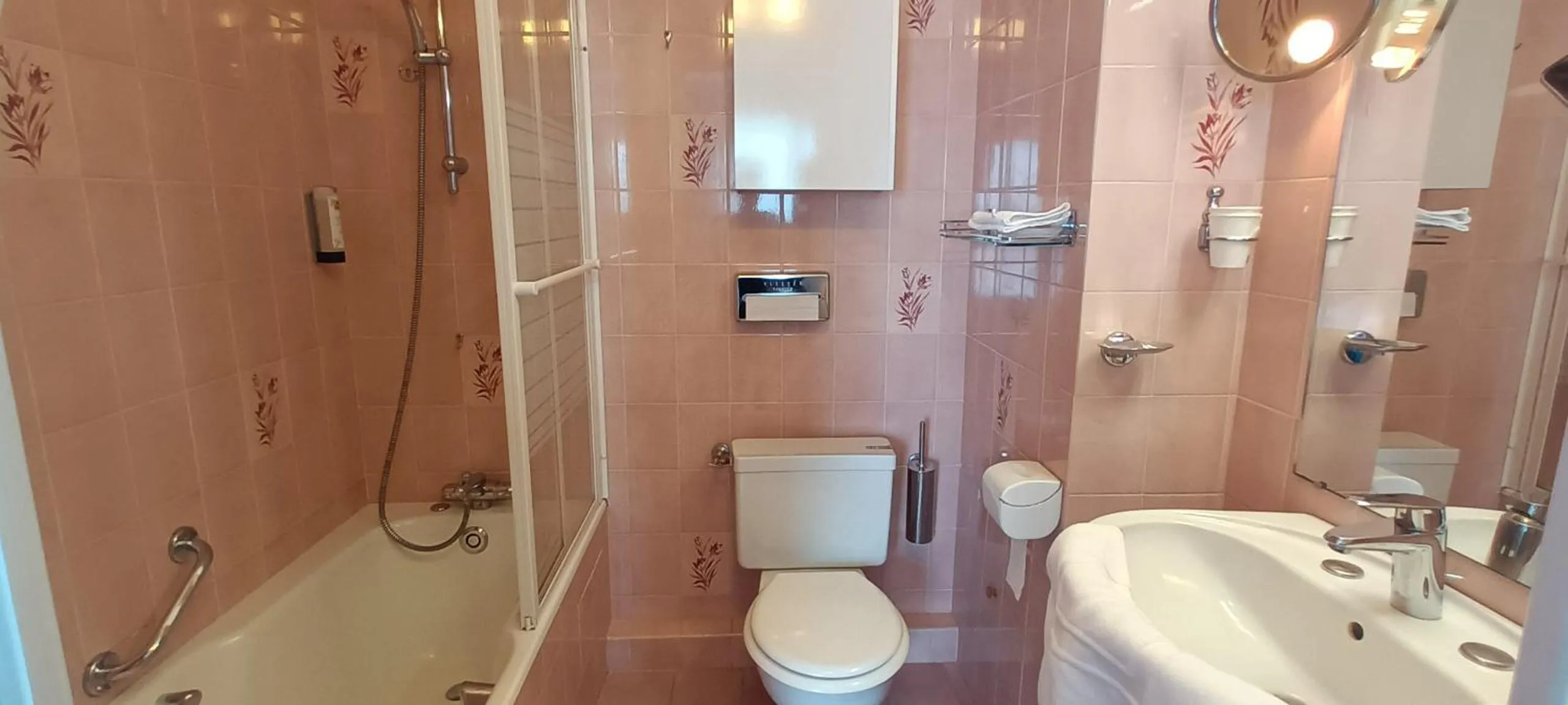 Bathroom in Hotel Ker Vennaik