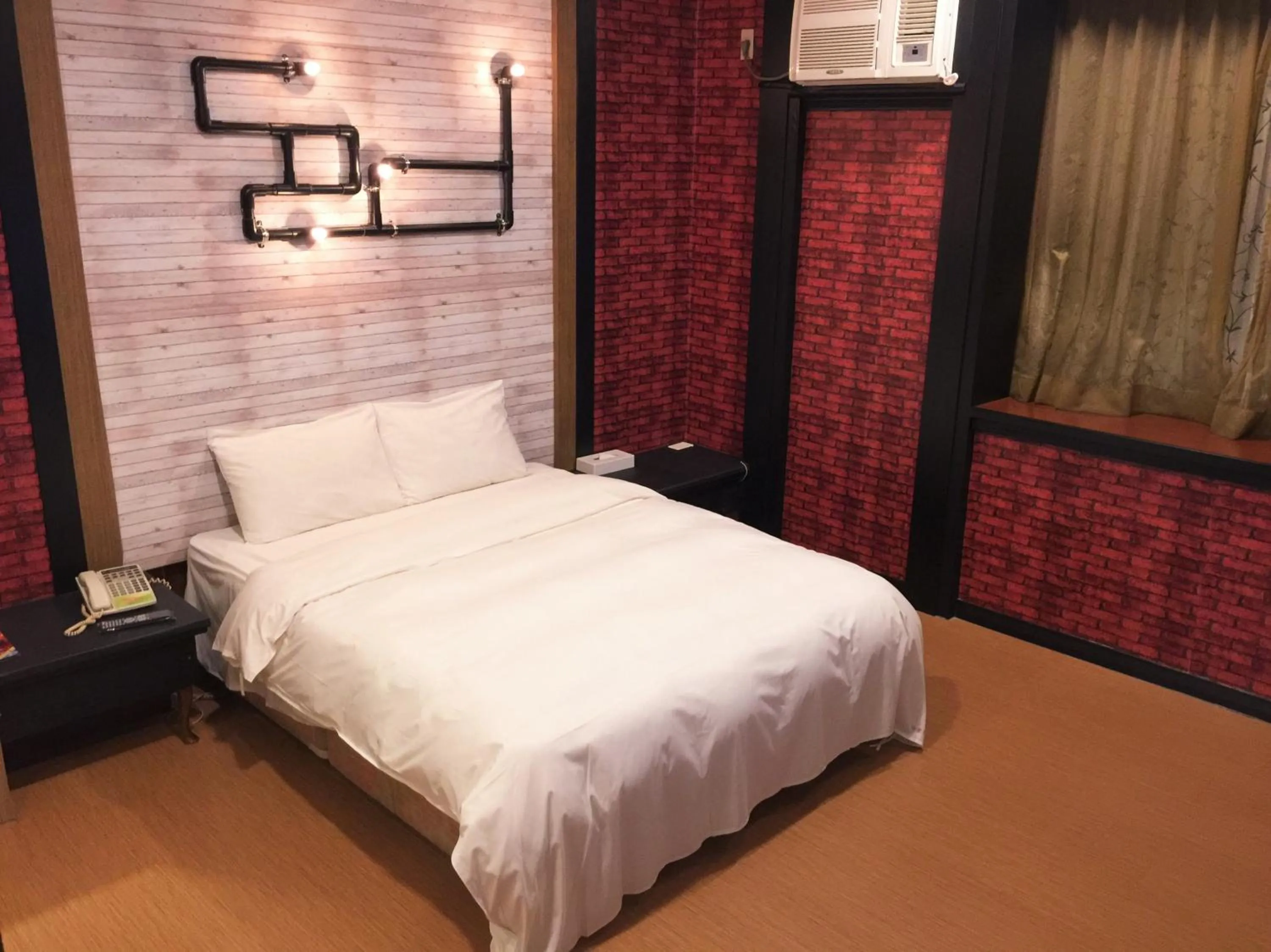 Decorative detail, Bed in Guest Motel-Zhubei