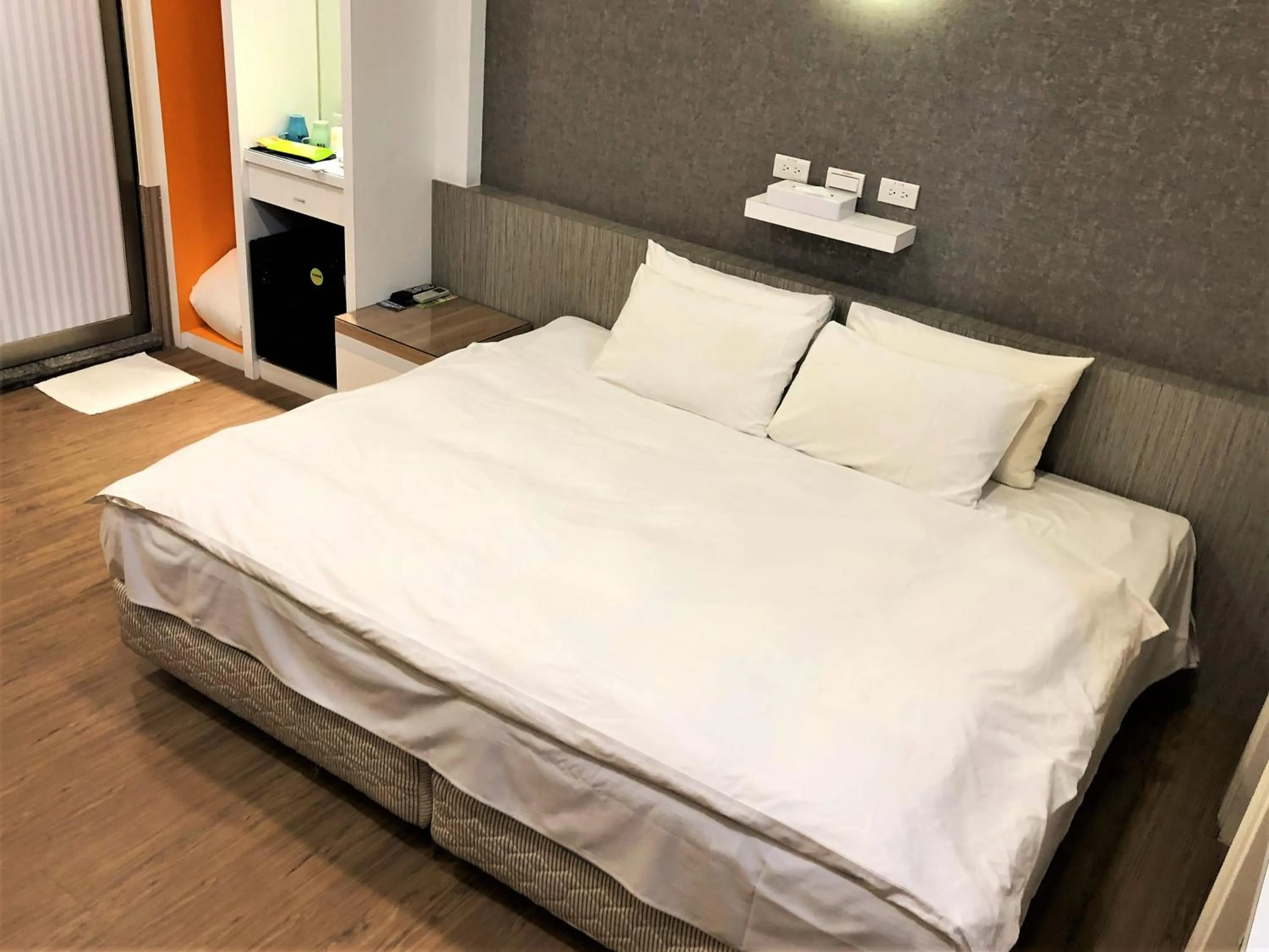 Photo of the whole room, Bed in Guest Motel-Zhubei