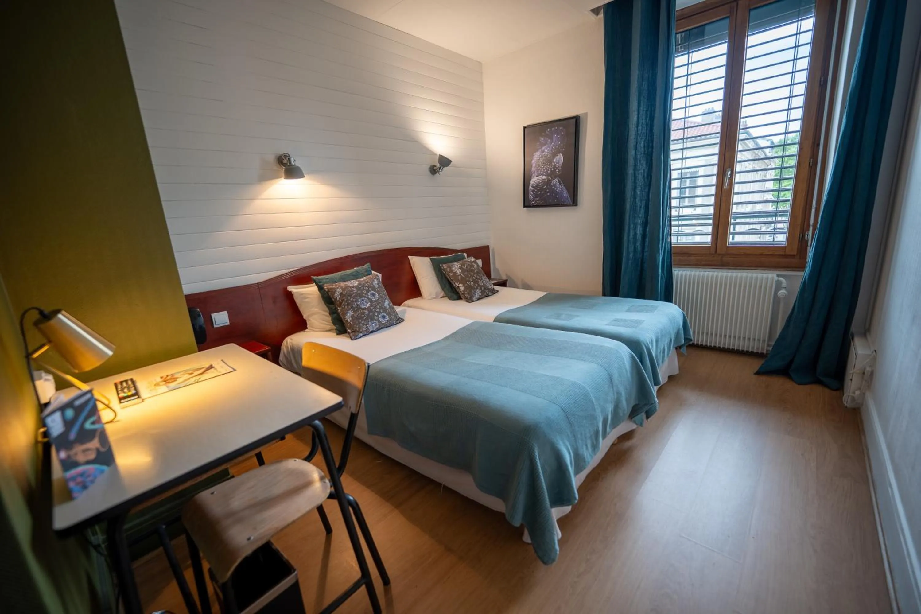 Bed in Grand Hotel De La Poste - Lyon Sud - Vienne