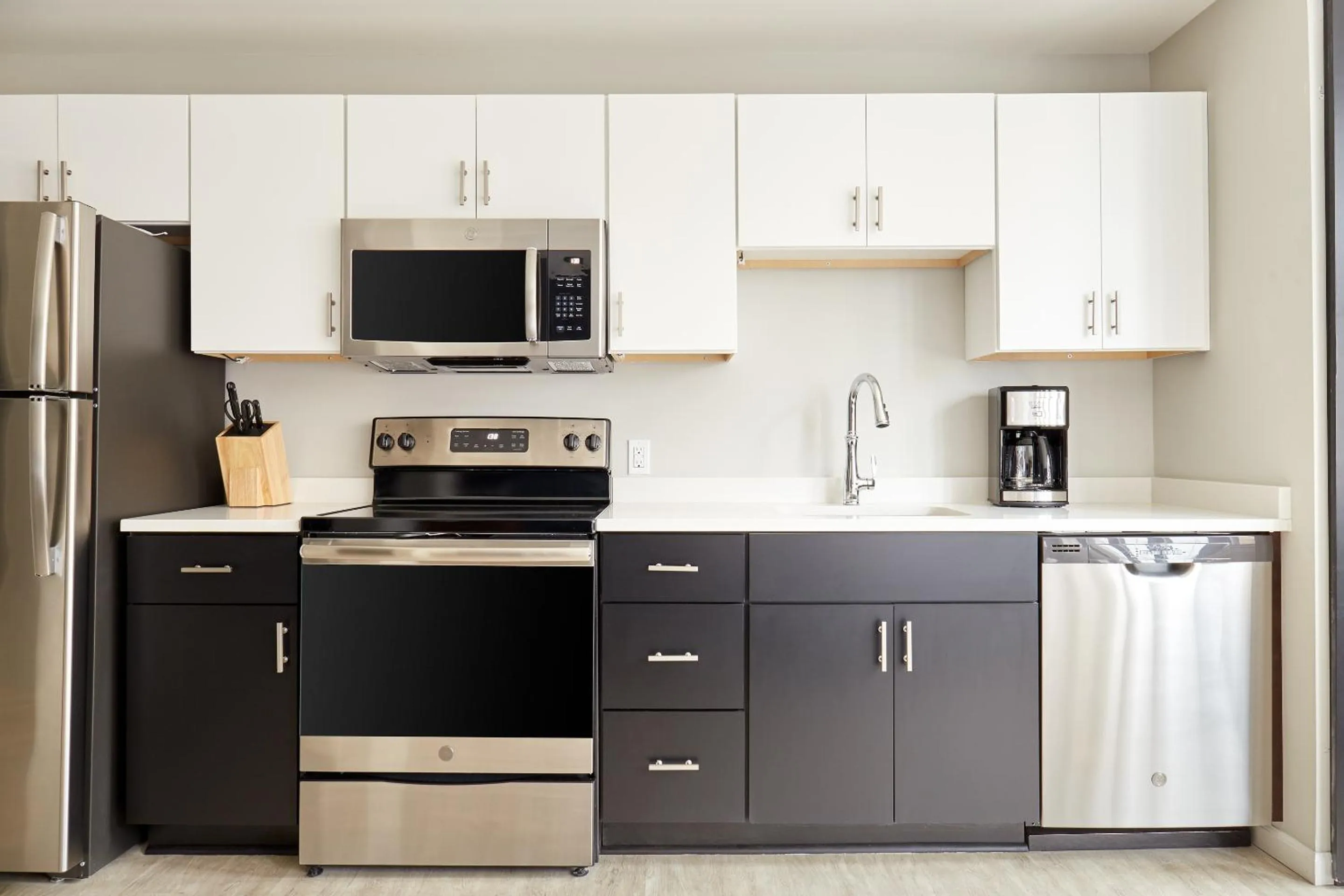 Coffee/tea facilities in Kasa Cadillac Square Detroit