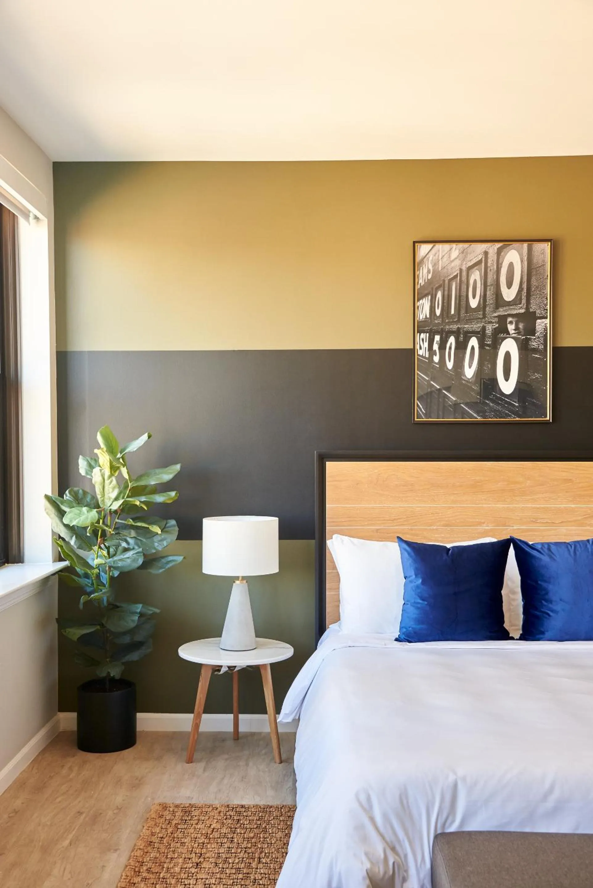 Bed in Kasa Cadillac Square Detroit