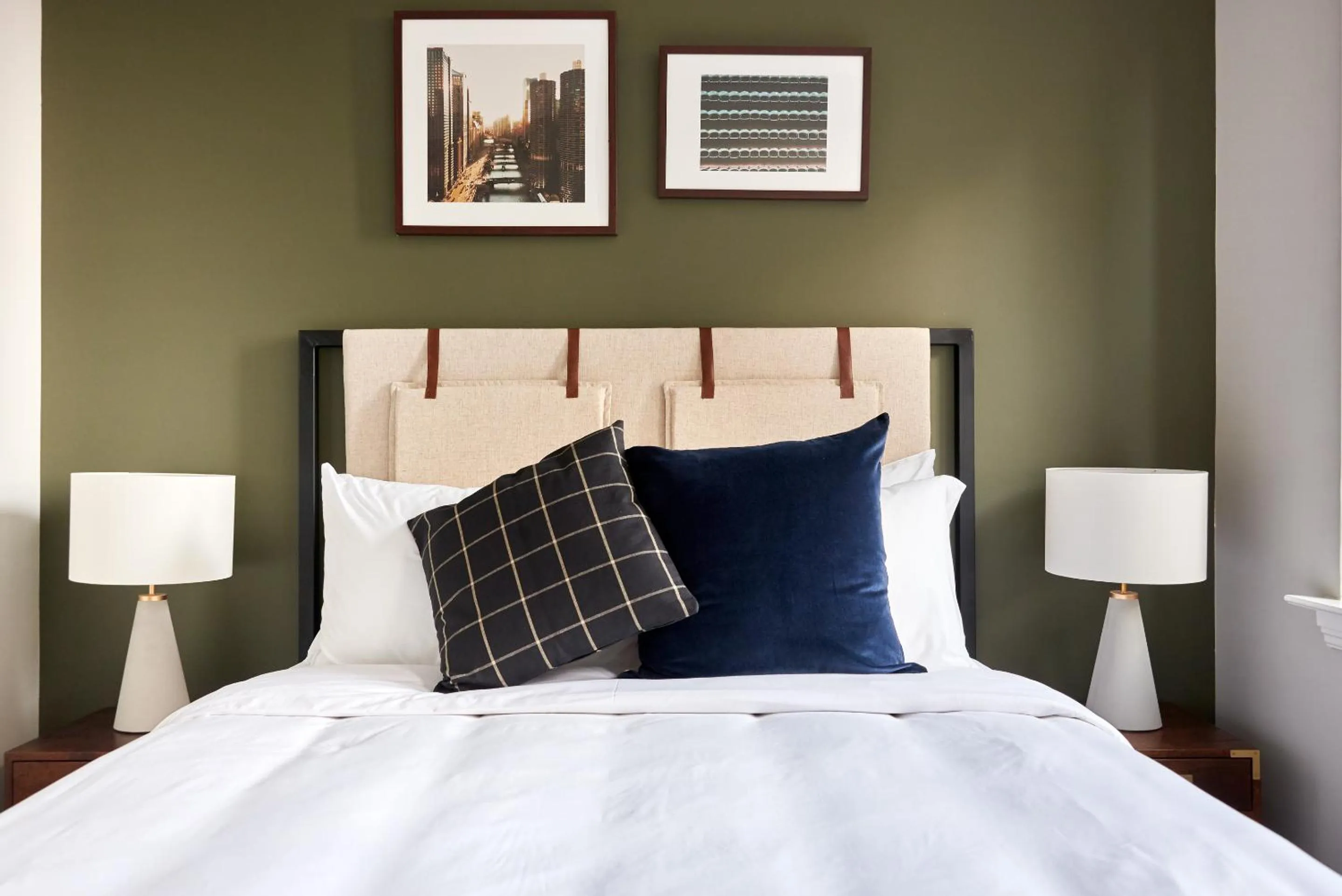 Bed in Kasa Cadillac Square Detroit