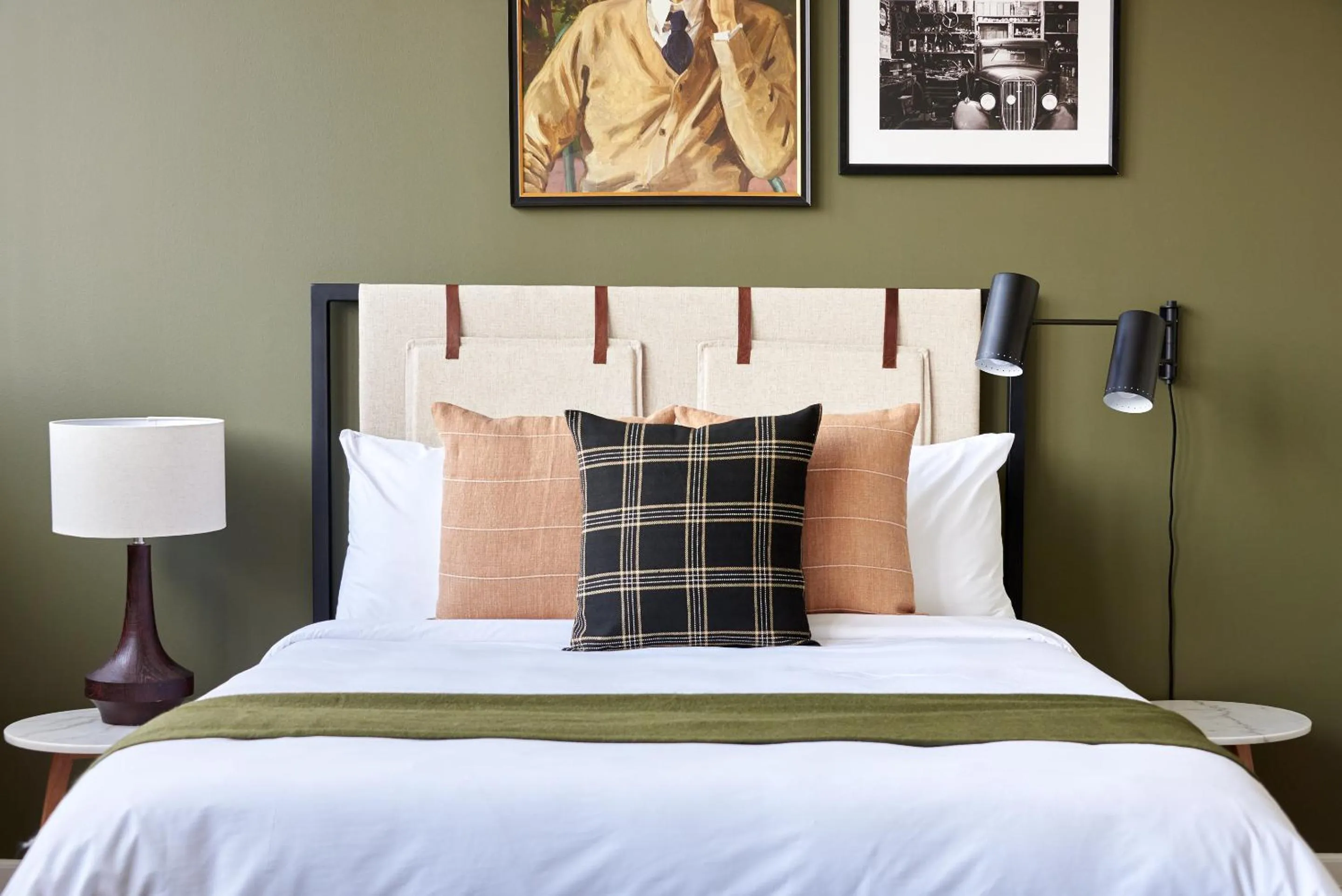 Bed in Kasa Cadillac Square Detroit