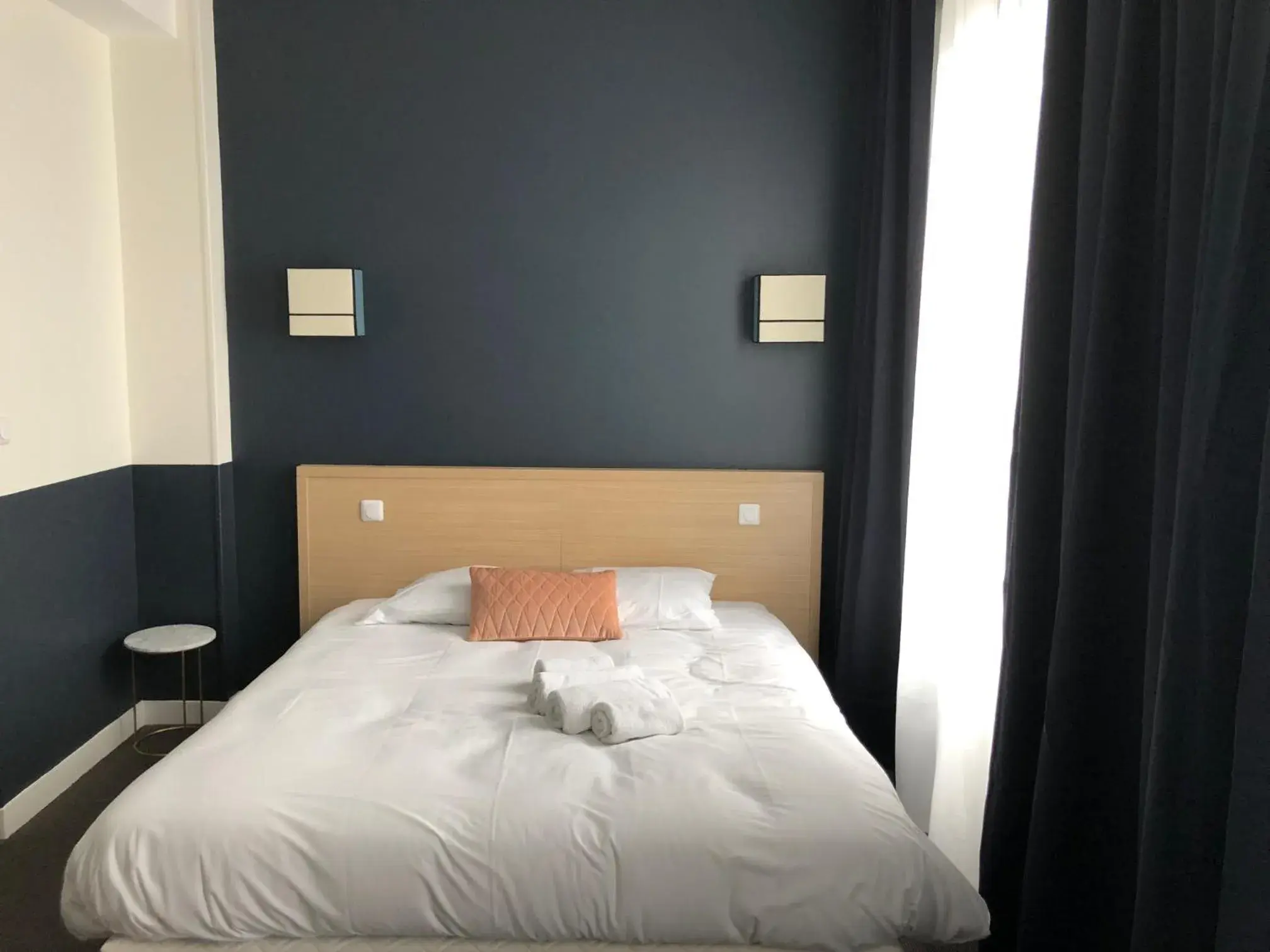 Double Room with Balcony (4th floor) in Hotel Saint Louis Double Room with Balcony (4th floor) in Hotel Saint Louis