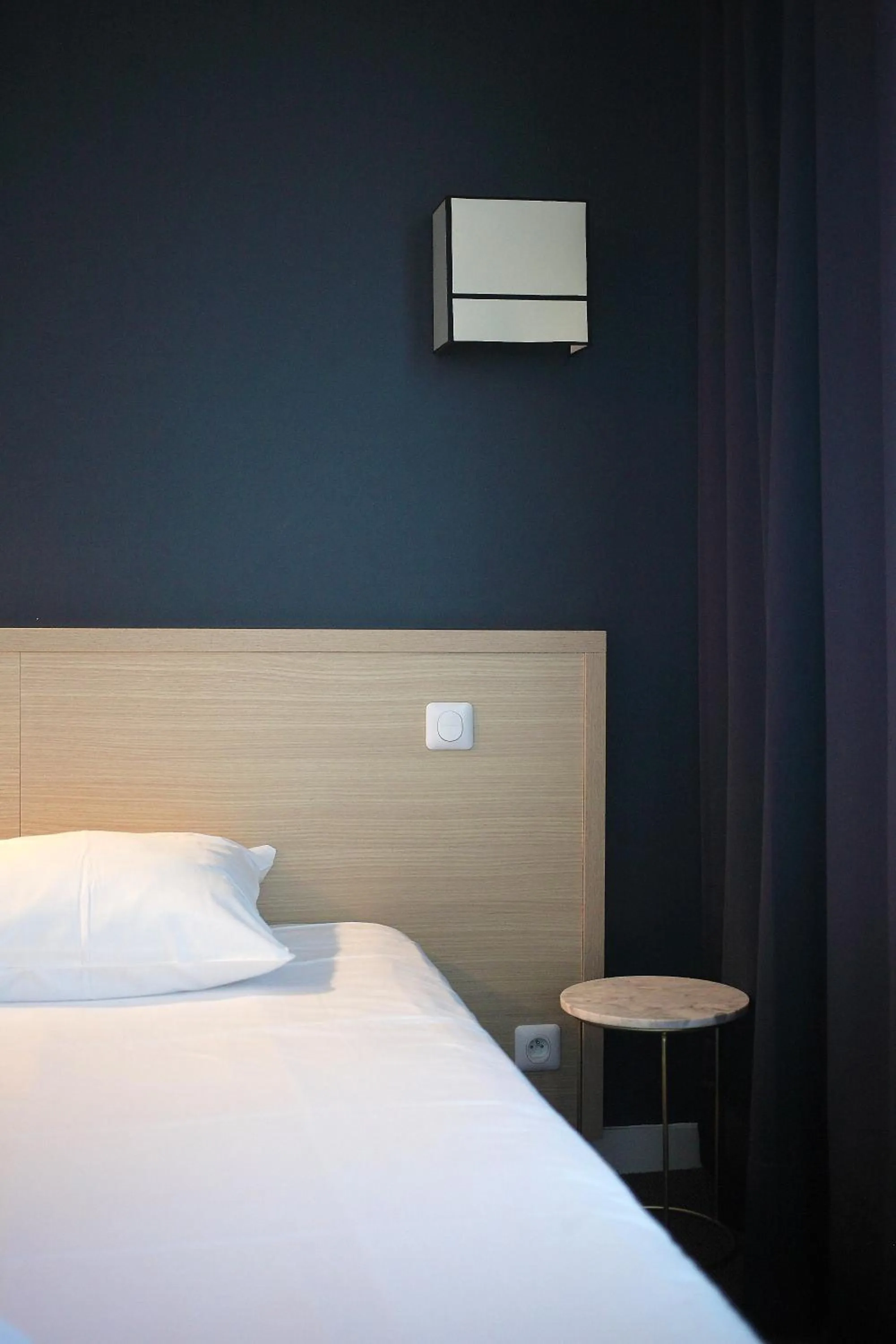 Bed in Hotel Saint Louis