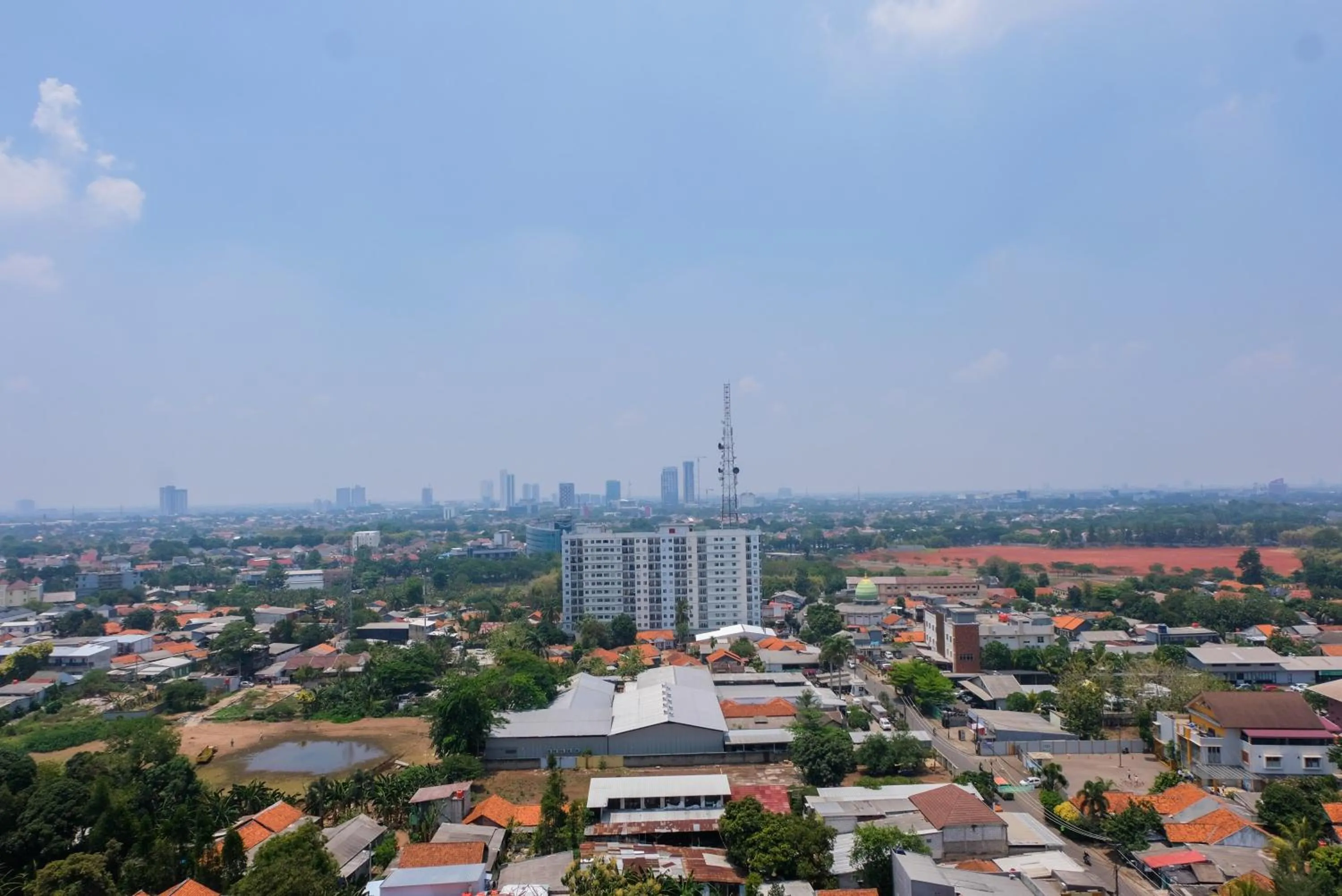 Simple Studio Apartment at Serpong Greenview By Travelio