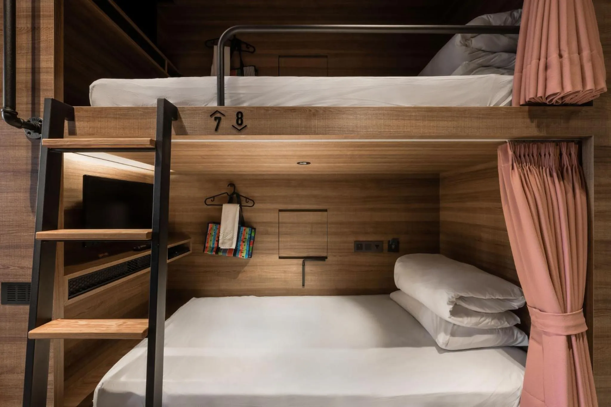 Bed in Oinn Hotel & Hostel Tainan