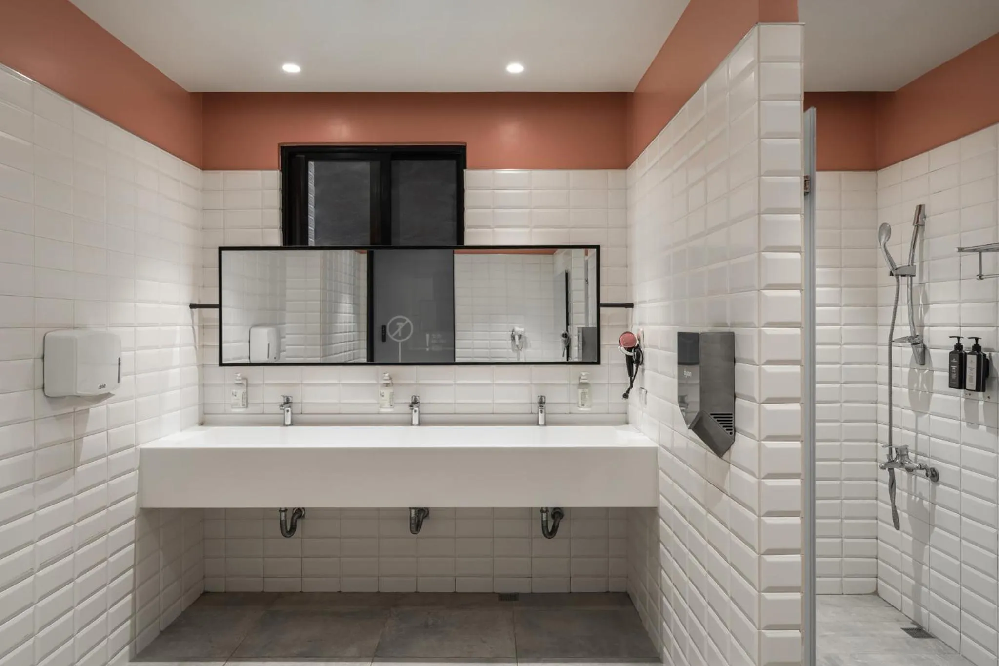 Oinn Hotel & Hostel Tainan