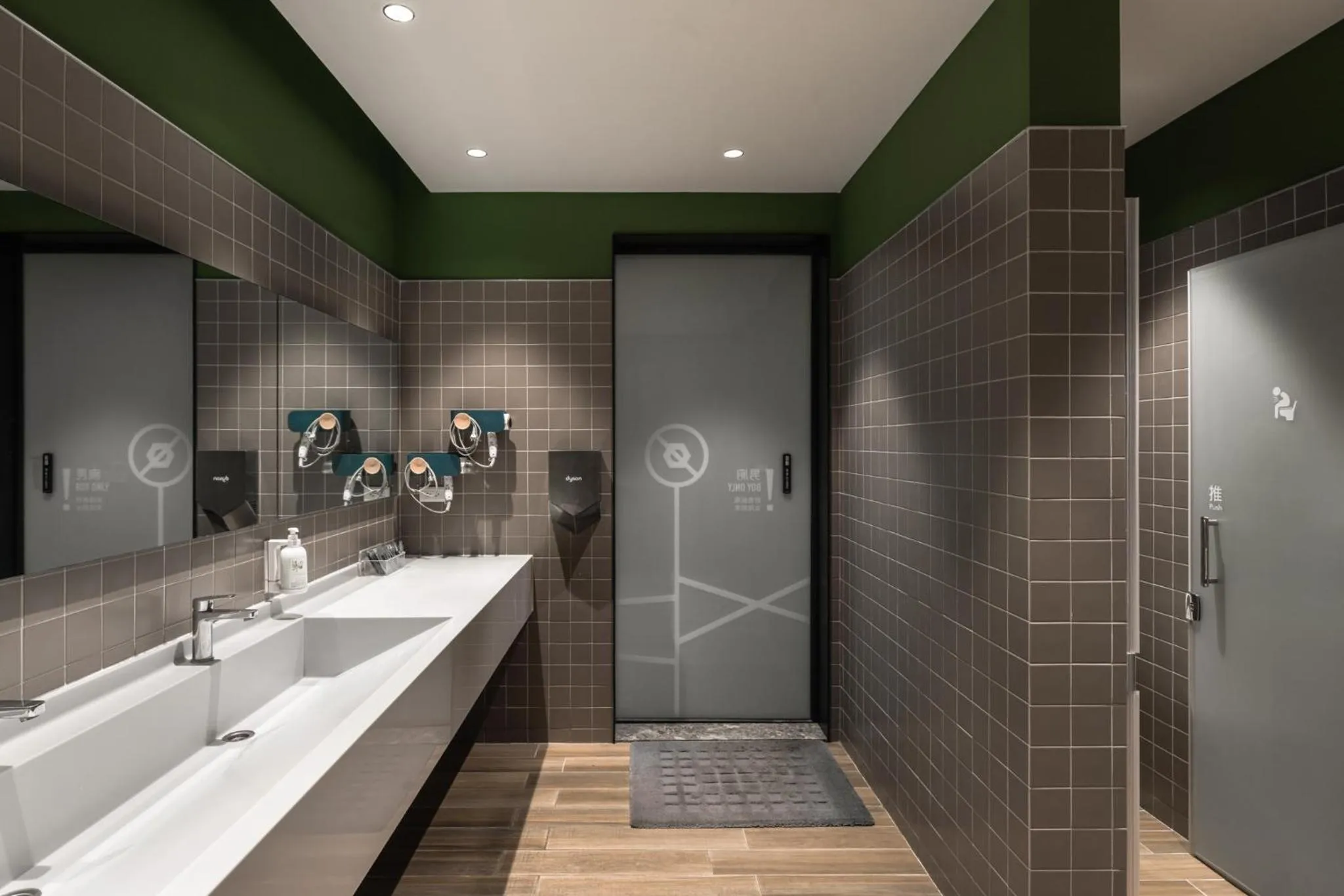 Oinn Hotel & Hostel Tainan