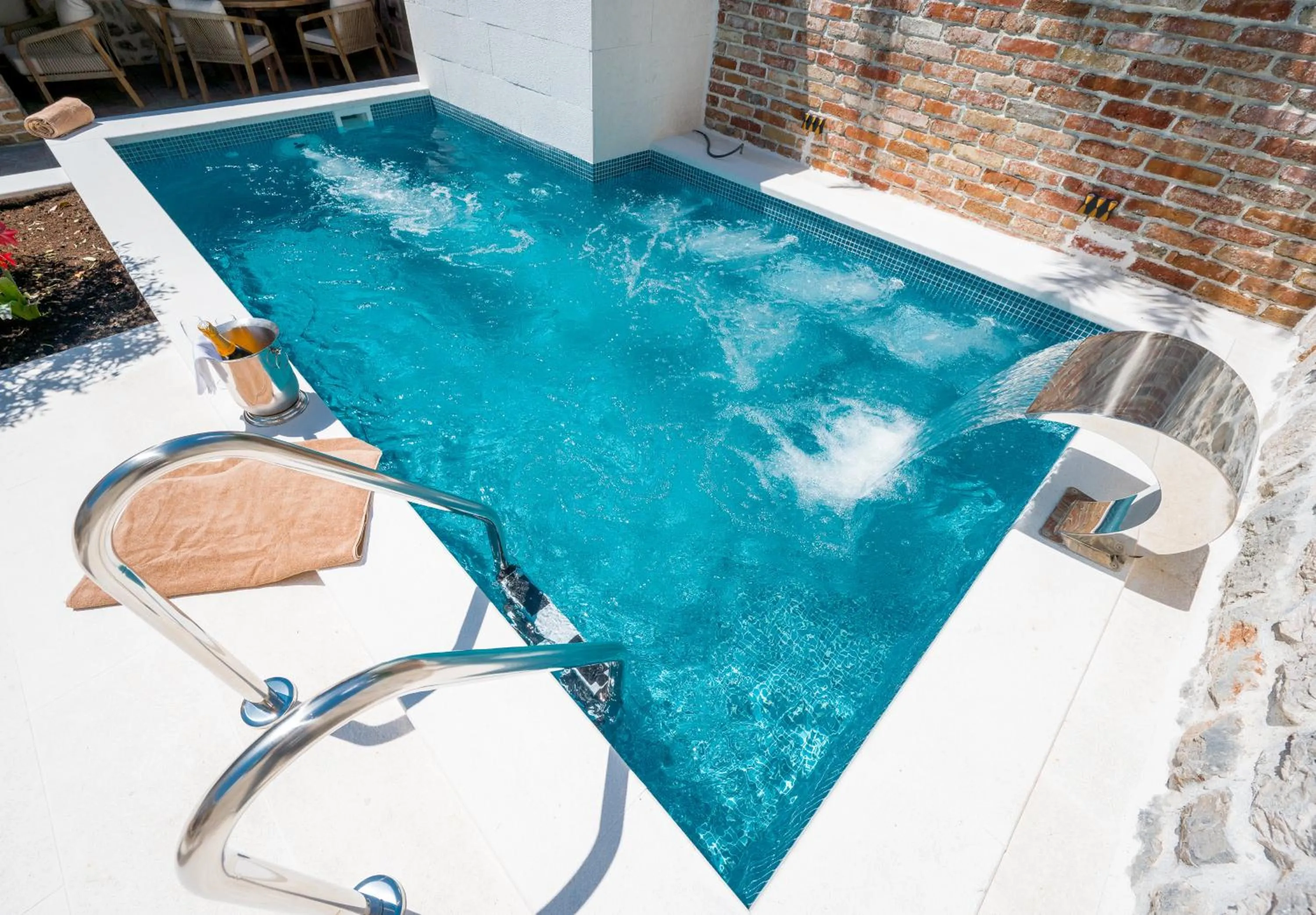 Conte Hotel & Restaurant