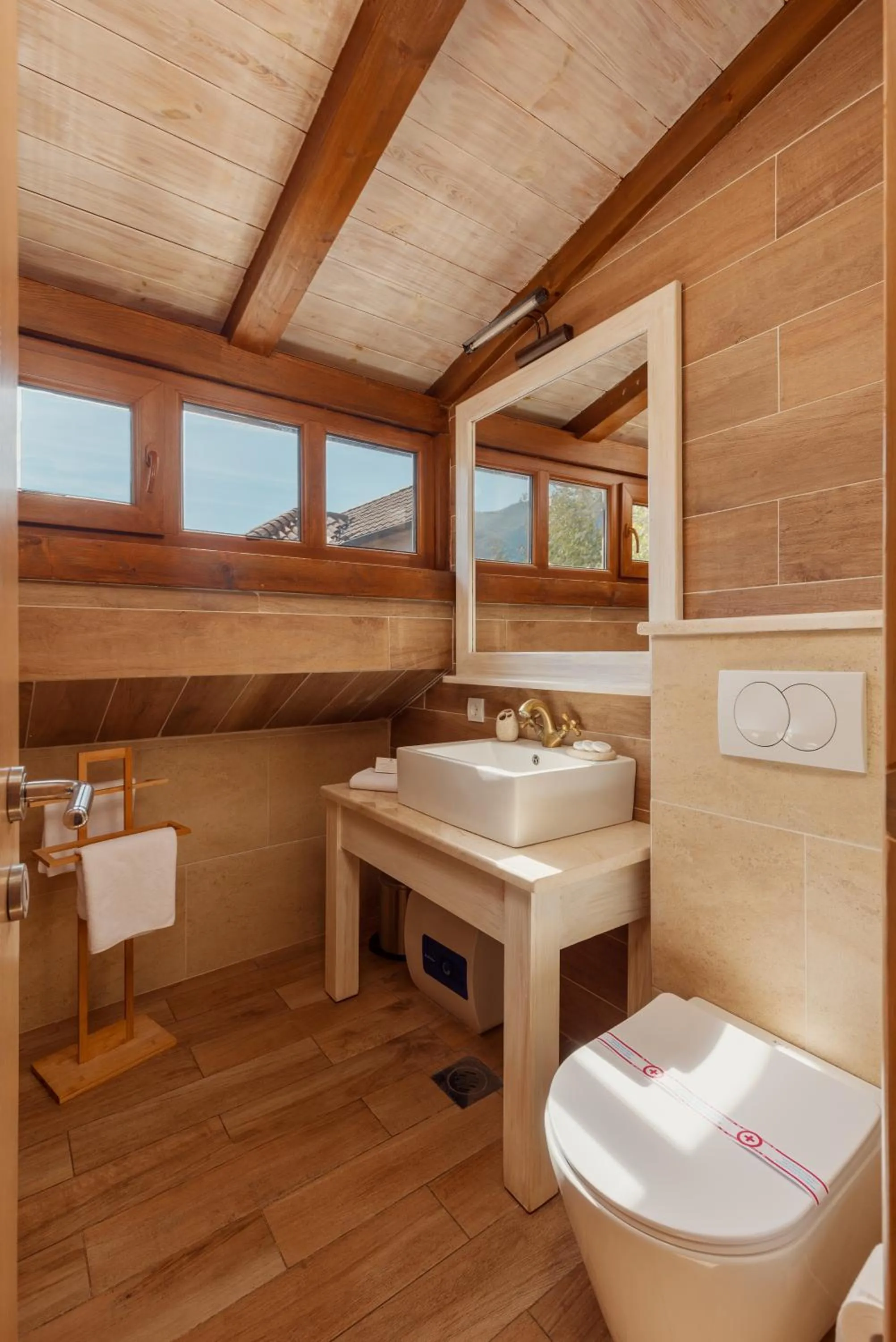 Conte Hotel & Restaurant