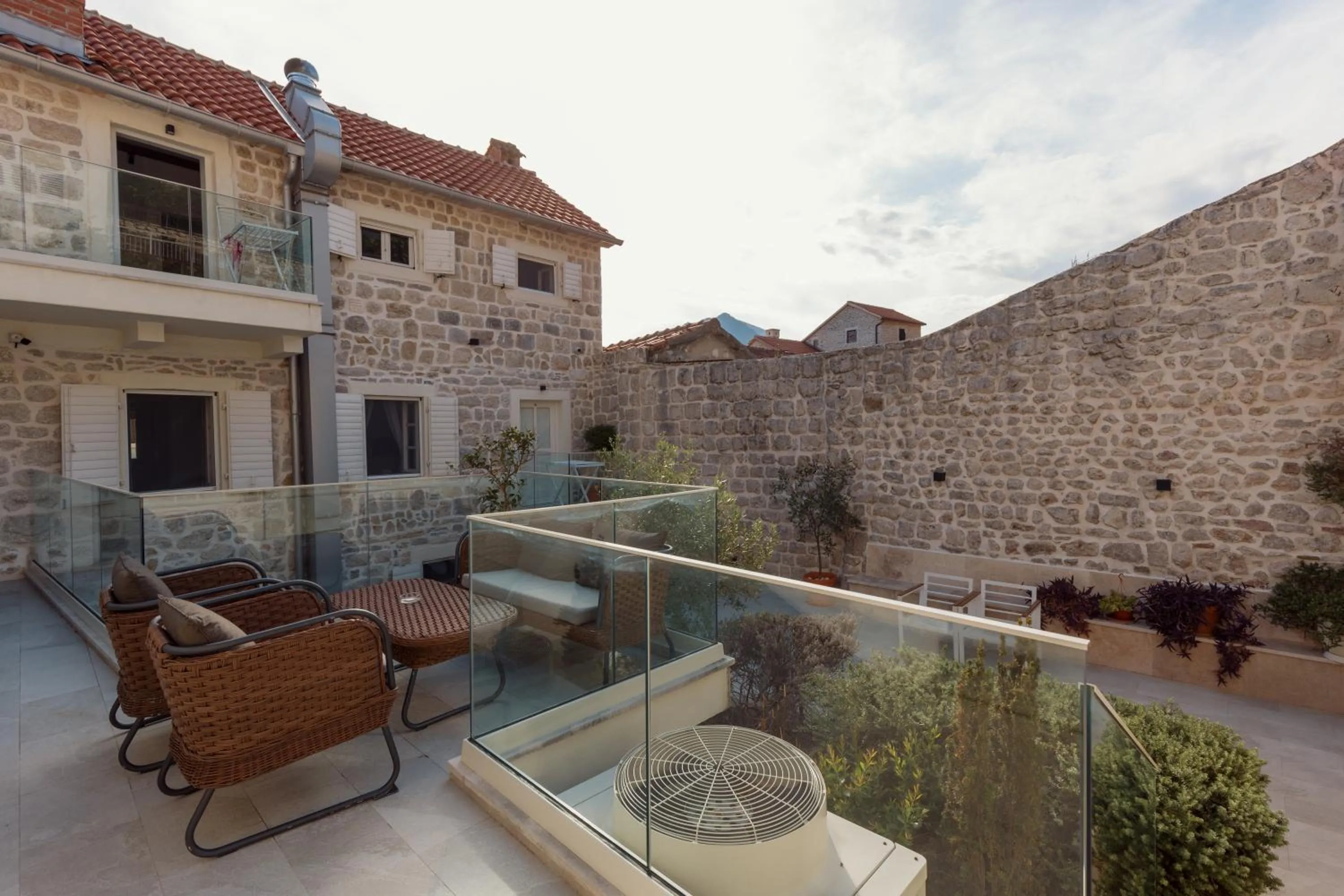 Seating area in Conte Hotel & Restaurant