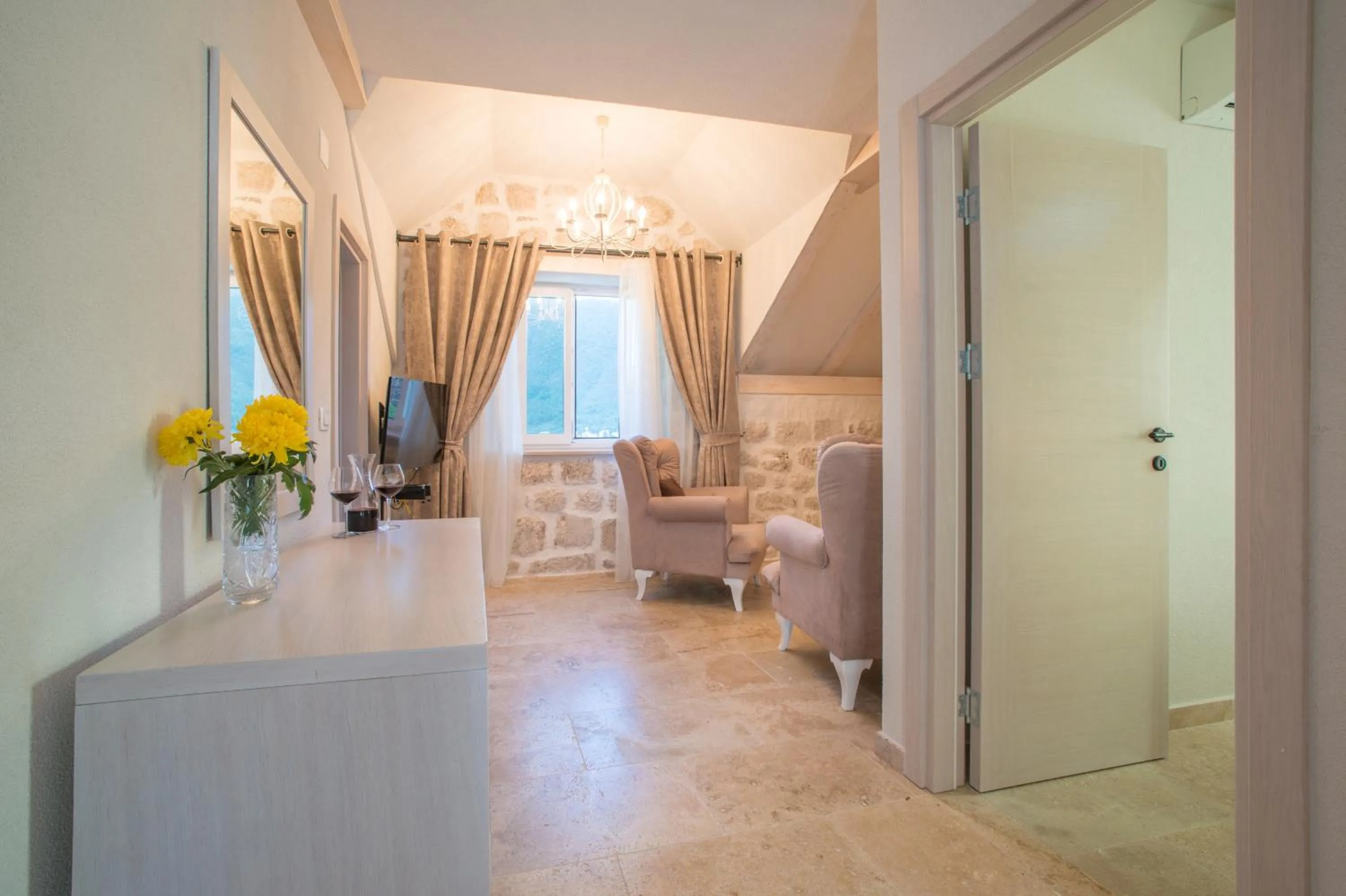 Conte Hotel & Restaurant