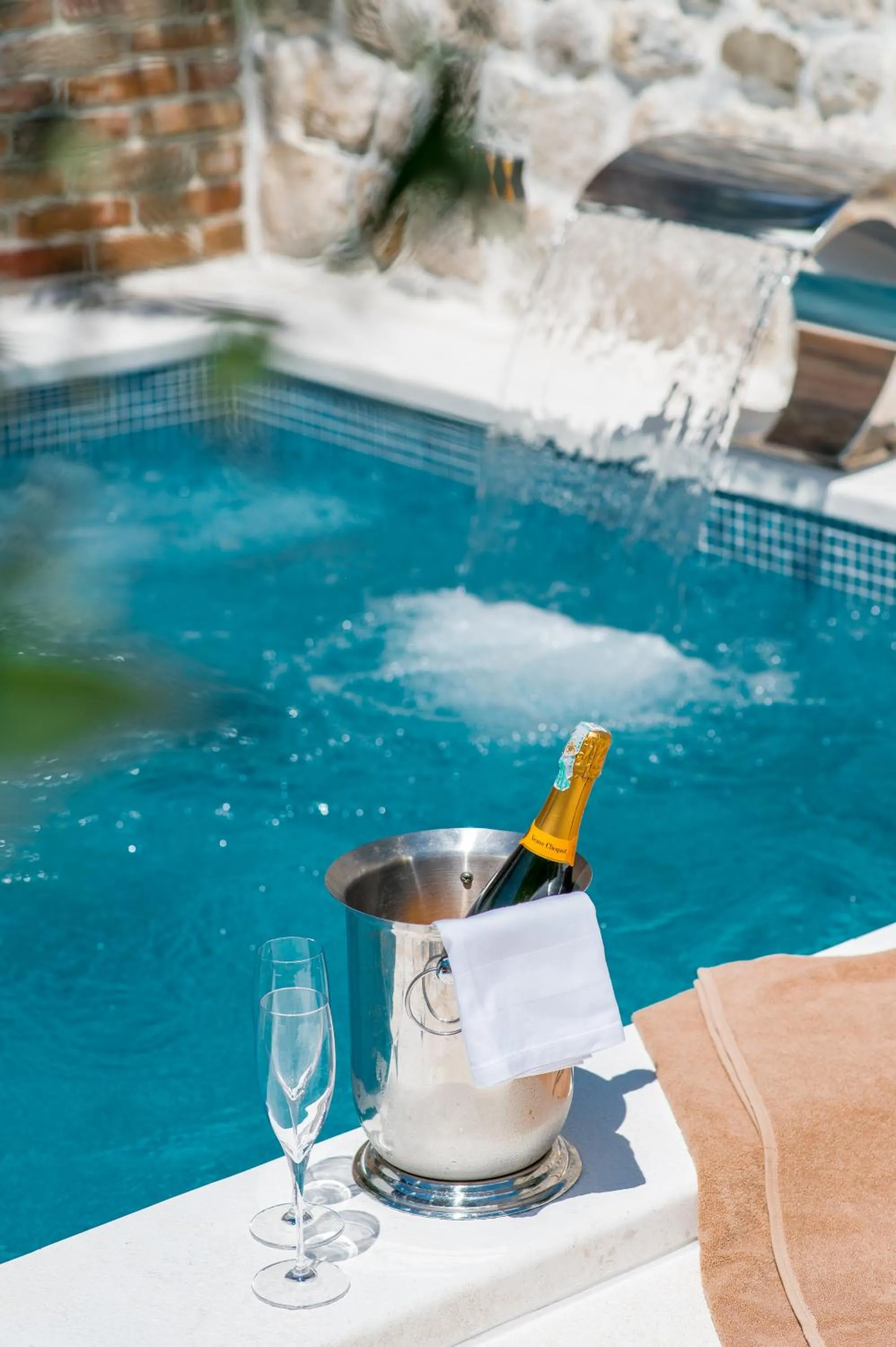 Conte Hotel & Restaurant