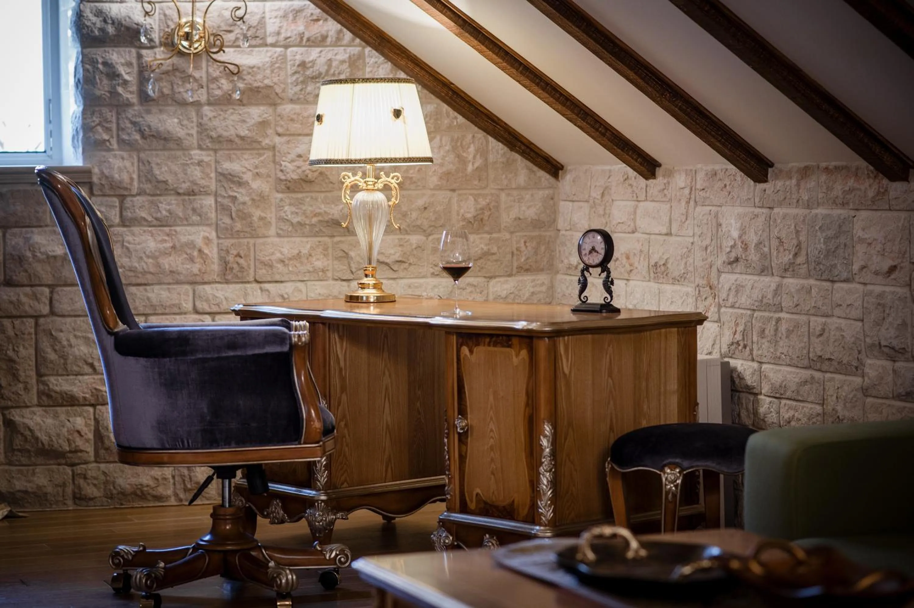 Conte Hotel & Restaurant