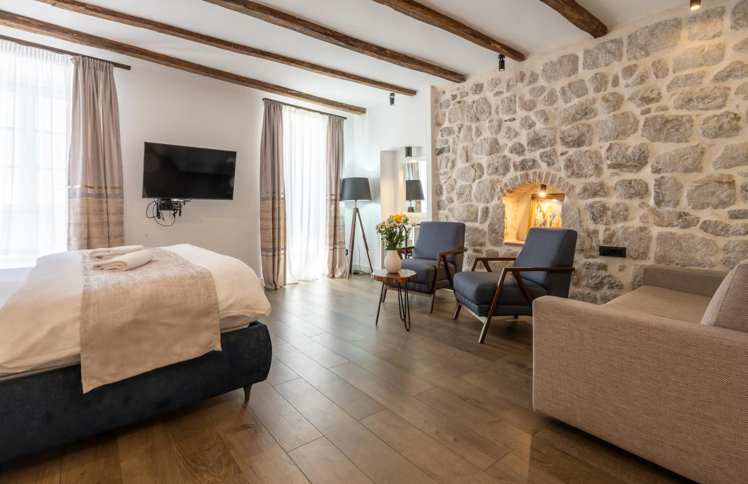 Bed in Conte Hotel & Restaurant