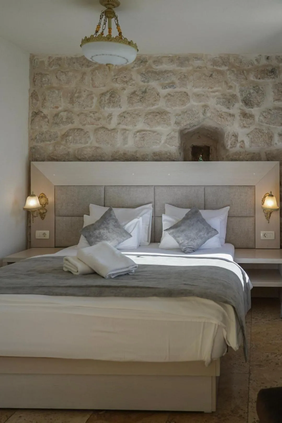 Bed in Conte Hotel & Restaurant